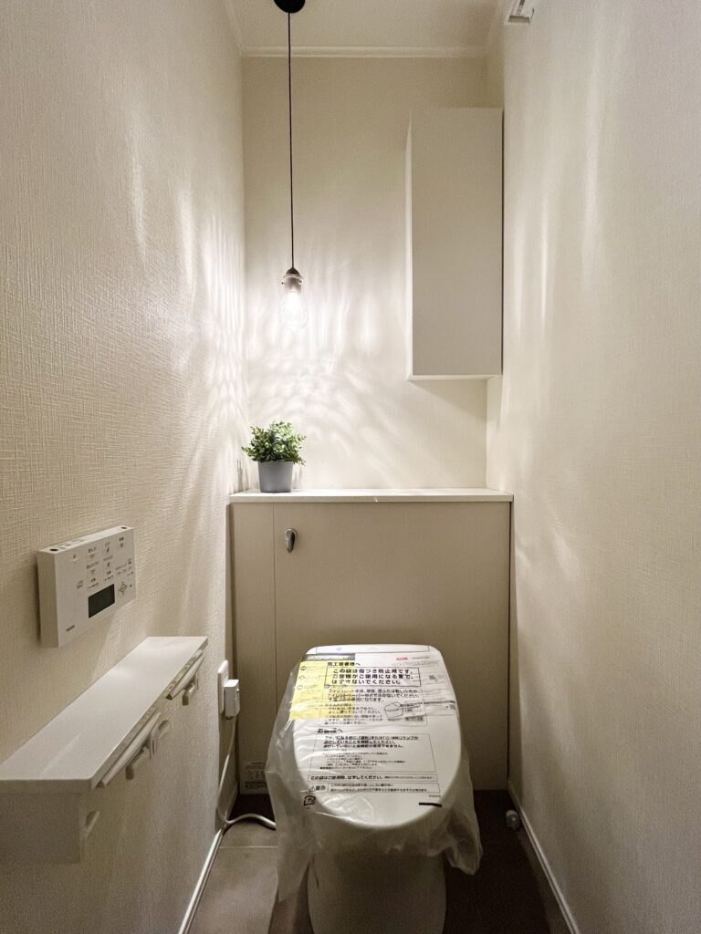 ペンダントの光が落ち着きを感じさせてくれる空間です
