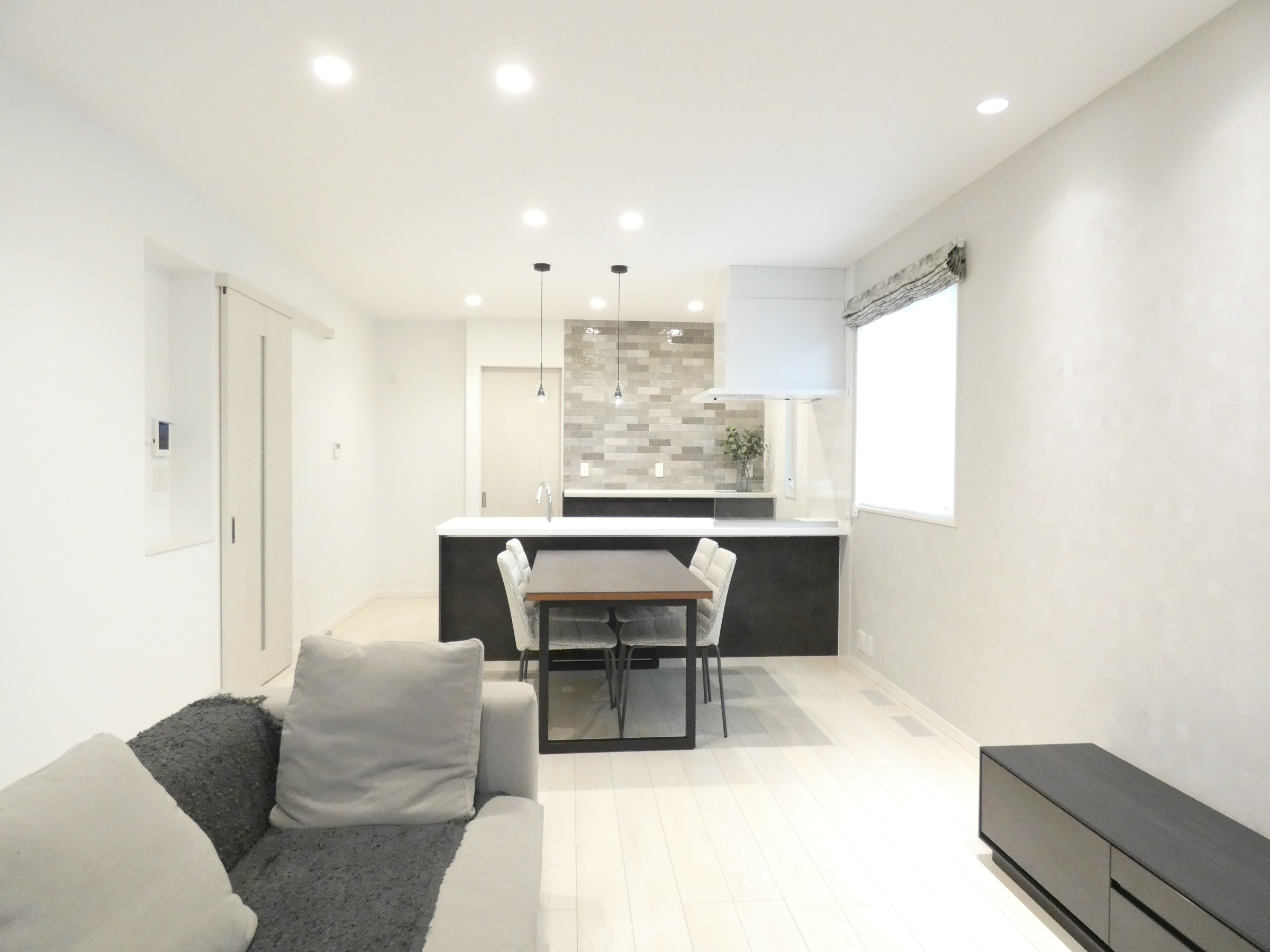 LDK全体が明るい雰囲気です。（2026.4撮影）