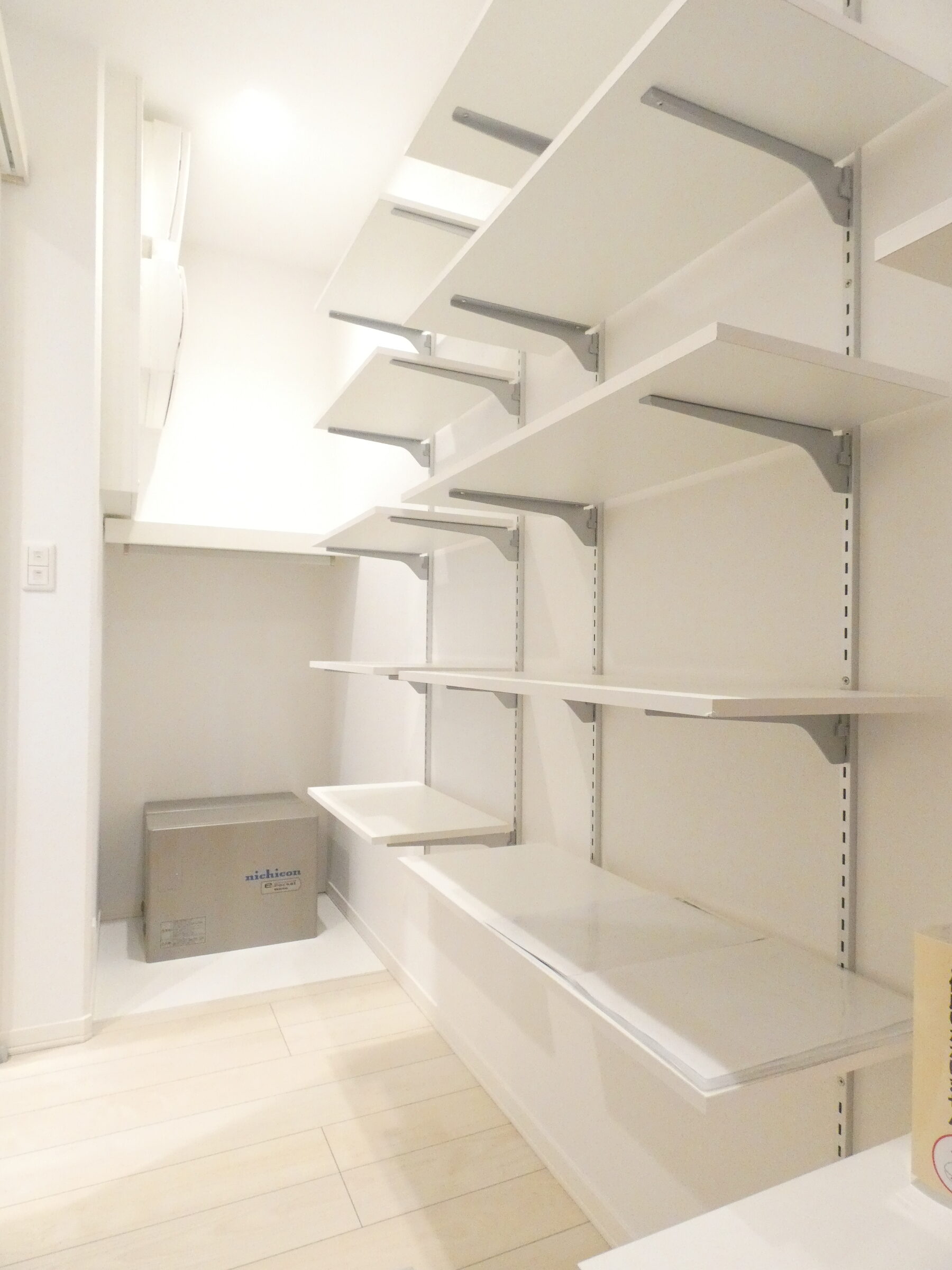 大容量のパントリー完備です。（2026.4撮影）