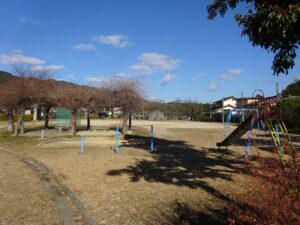 丸山町公園まで約590ｍ～630ｍ（徒歩8分）