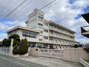 岡山市立福浜中学校　1500～1580ｍ（徒歩19～20分）