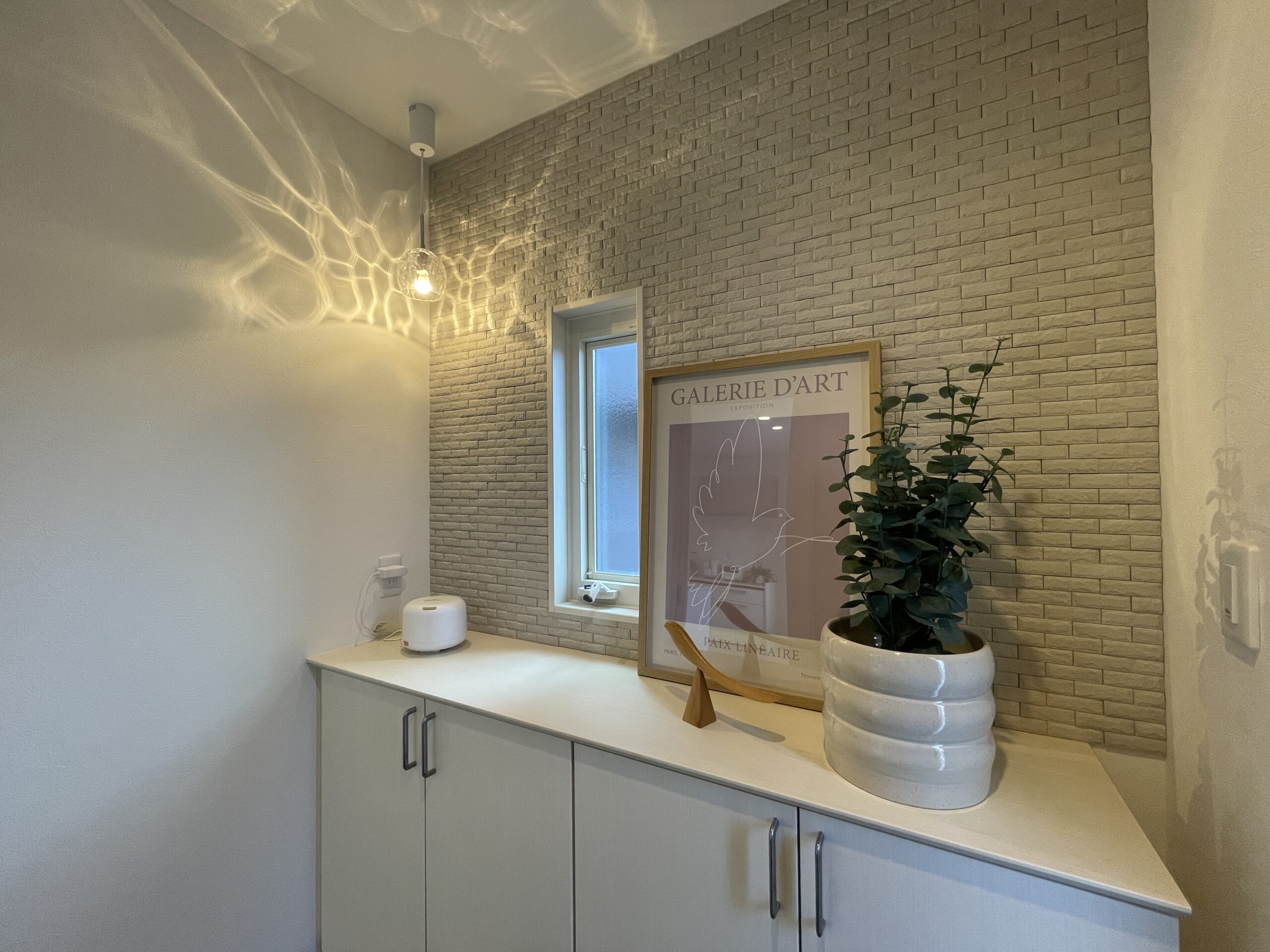 おしゃれな照明でお出迎え