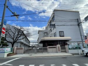 岡山市立福浜小学校　750～830ｍ（徒歩10～11分）