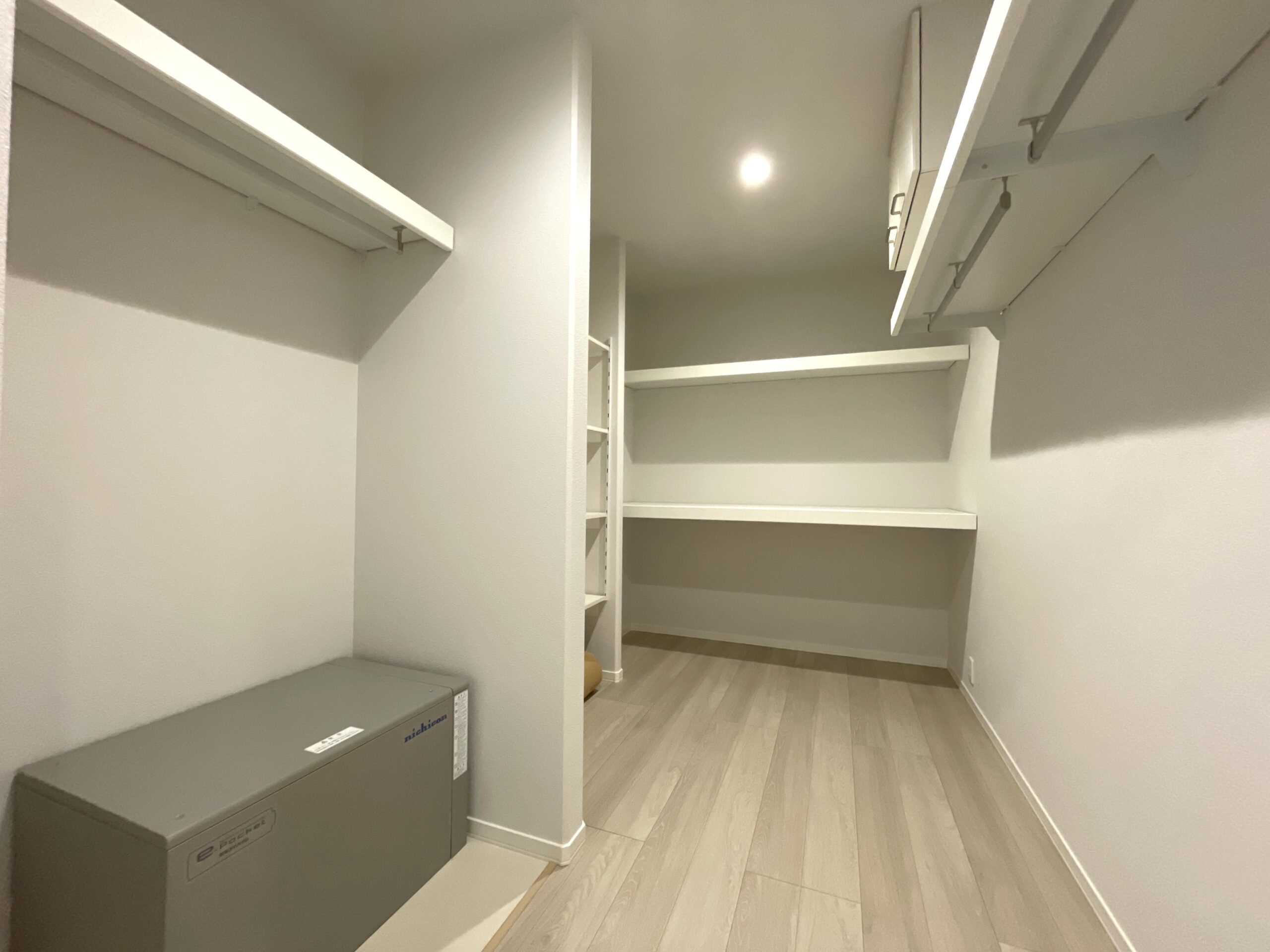 ウォークインクローゼットは建物の中心に配置し誰でも使いやすく