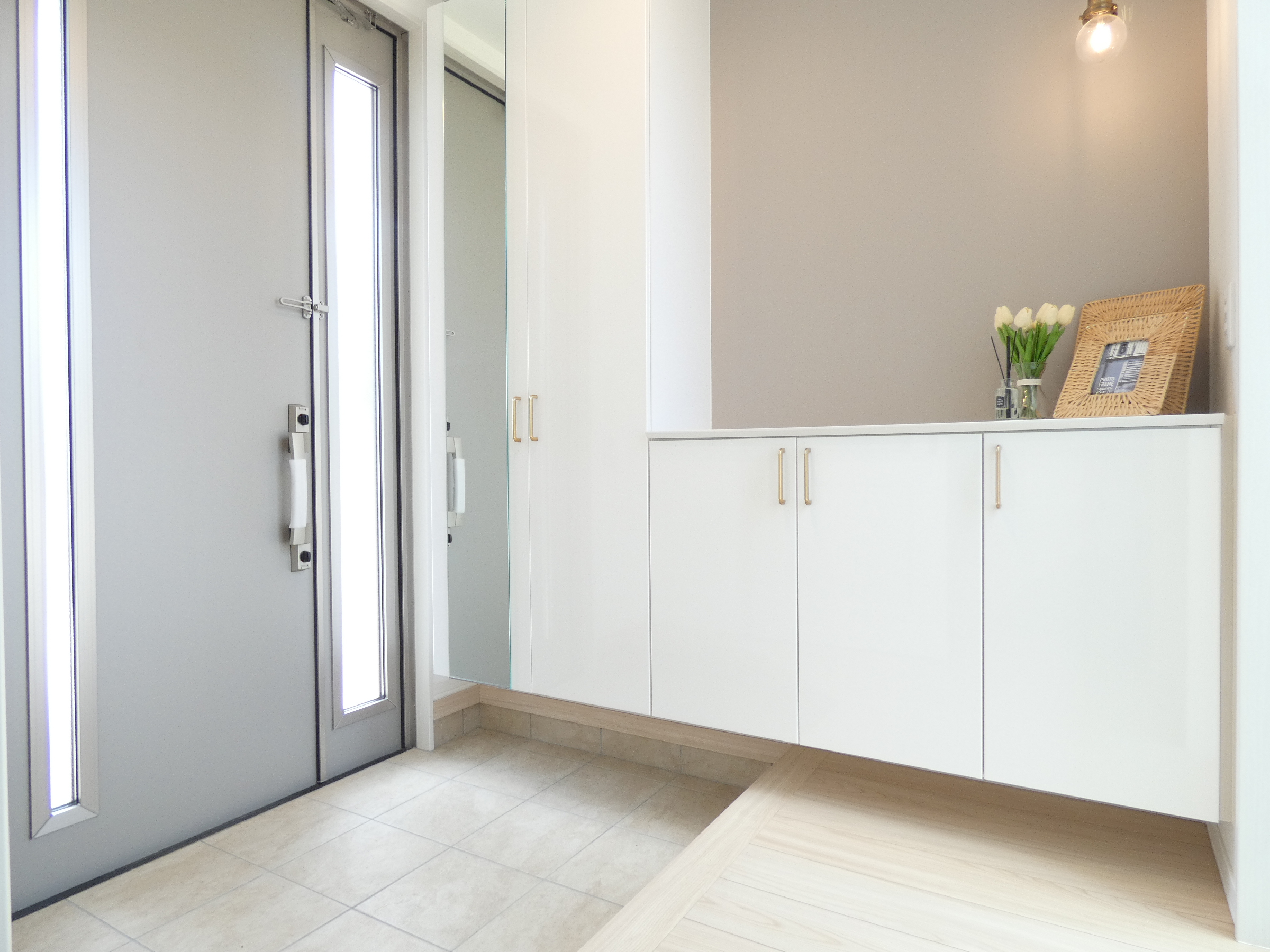 玄関収納はカウンタータイプです。（2026.4撮影）