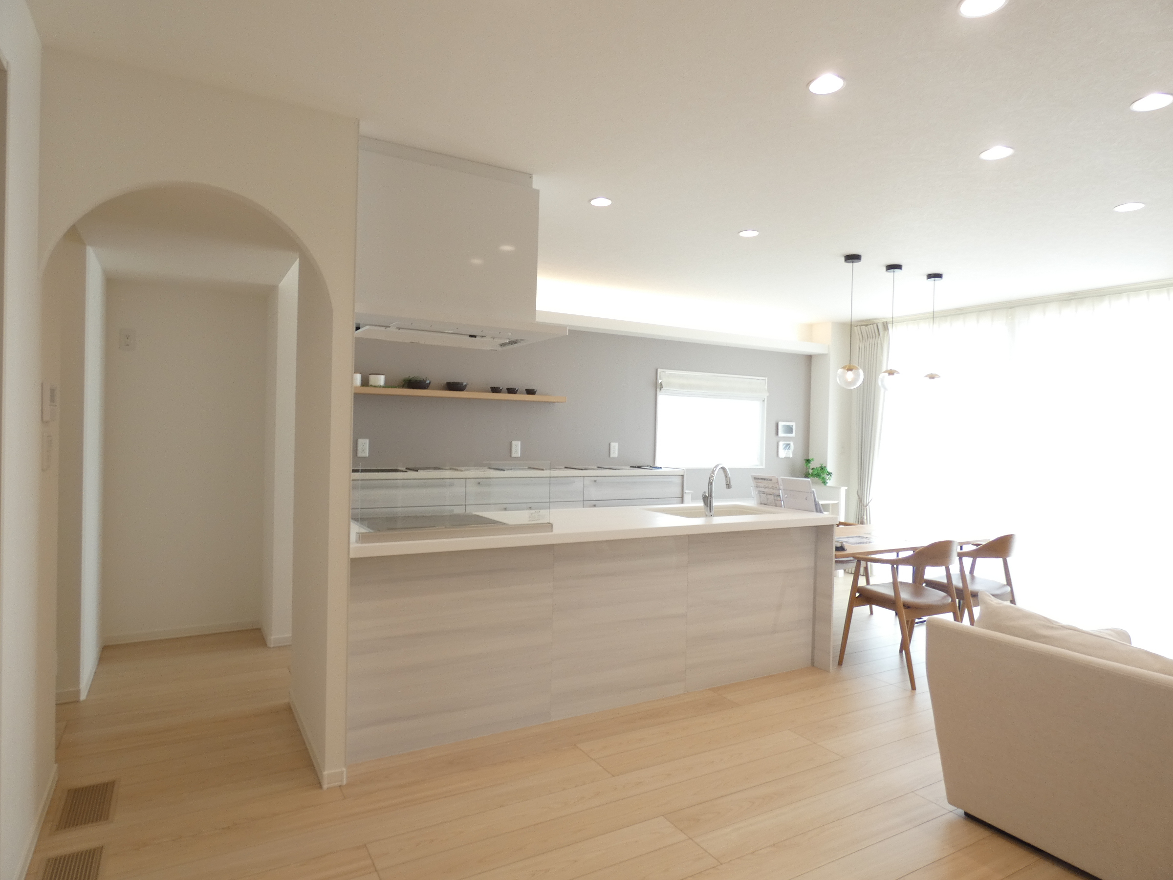 回遊性のあるキッチンです。（2026.4撮影）