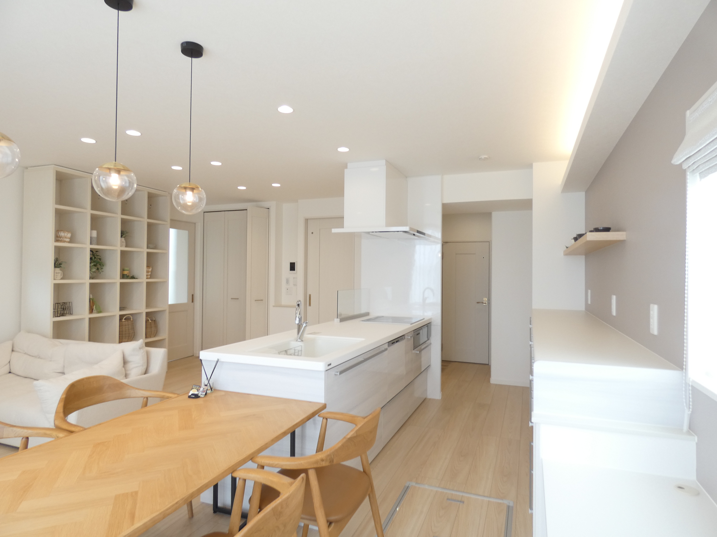 ダイニングは配膳しやすい設計です。（2026.4撮影）