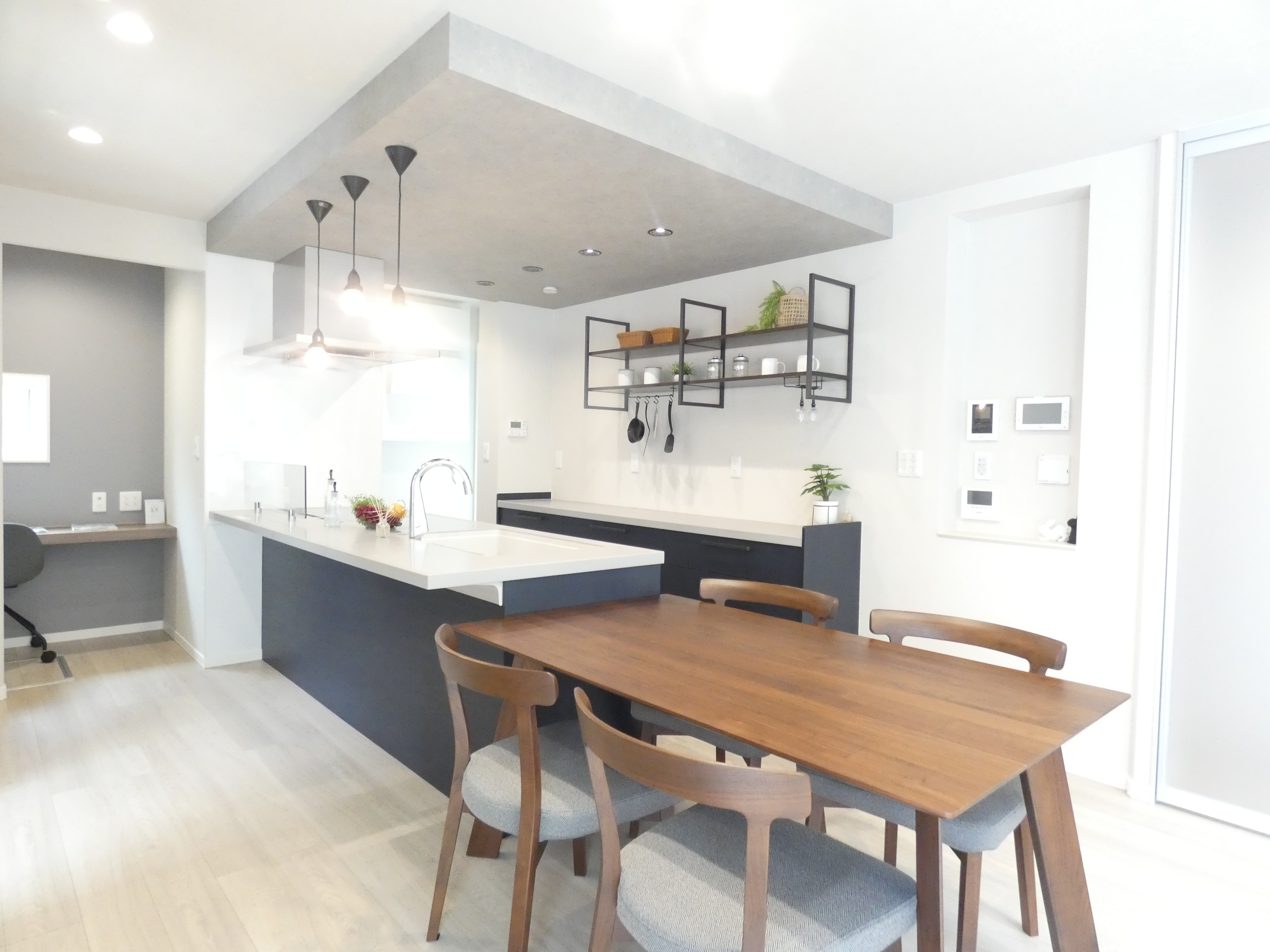 上村22号地内観