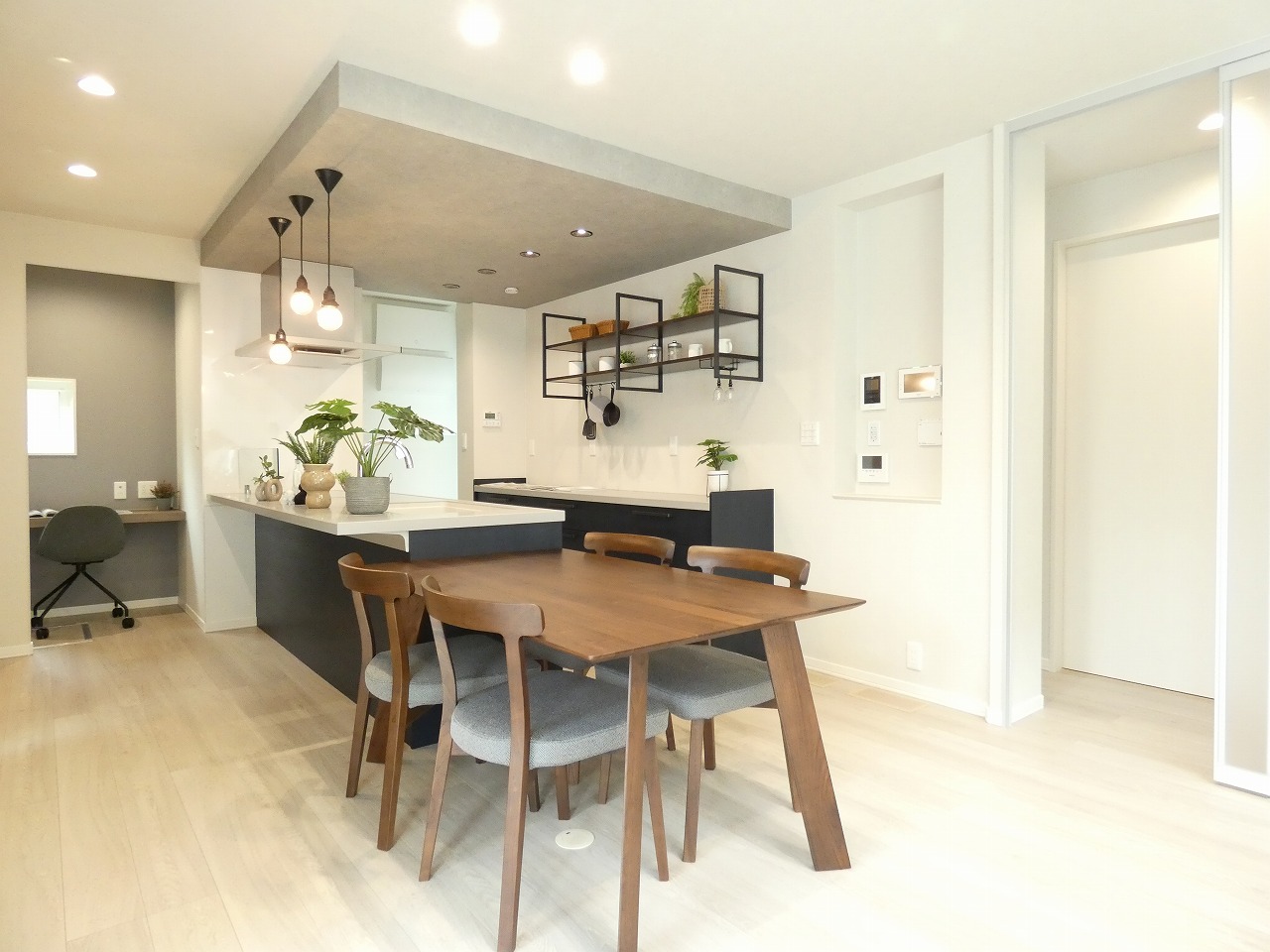 上村22号地内観