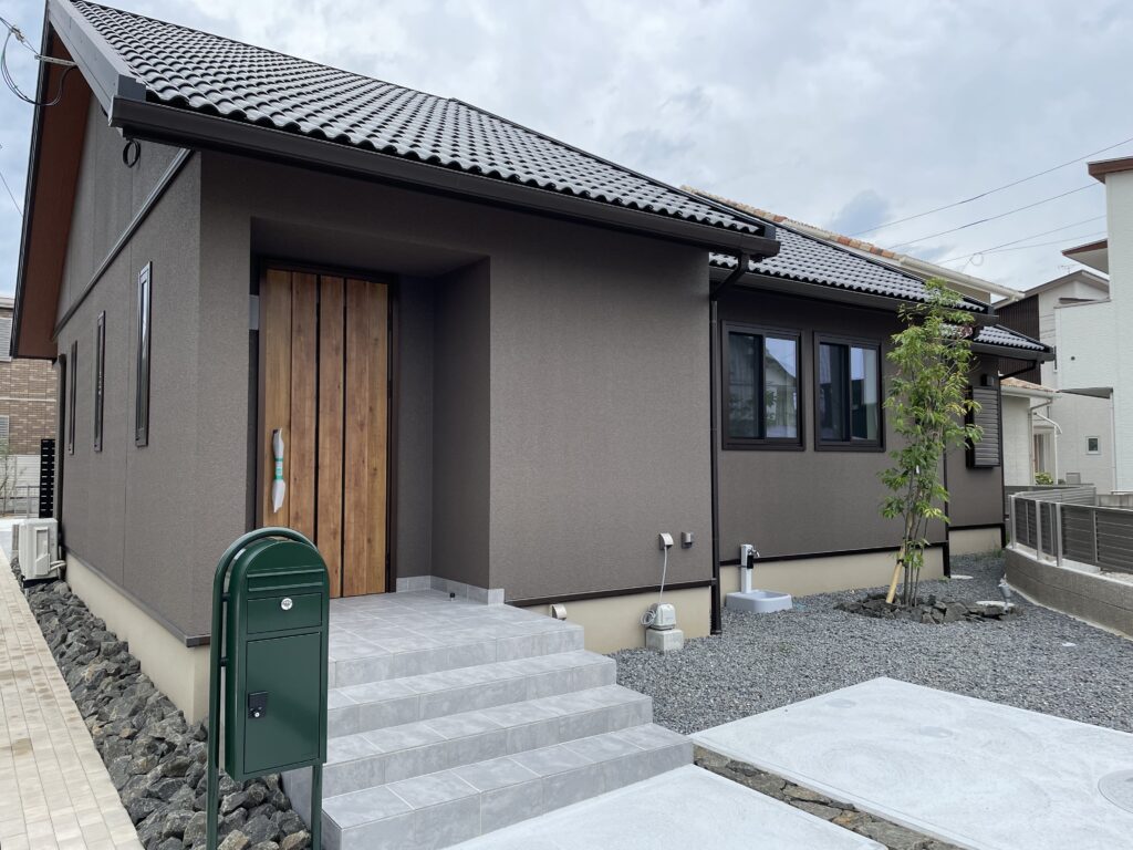 落ち着いた雰囲気の外観です