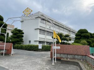 恩田小学校から約1630ｍ～1640ｍ（徒歩21分）