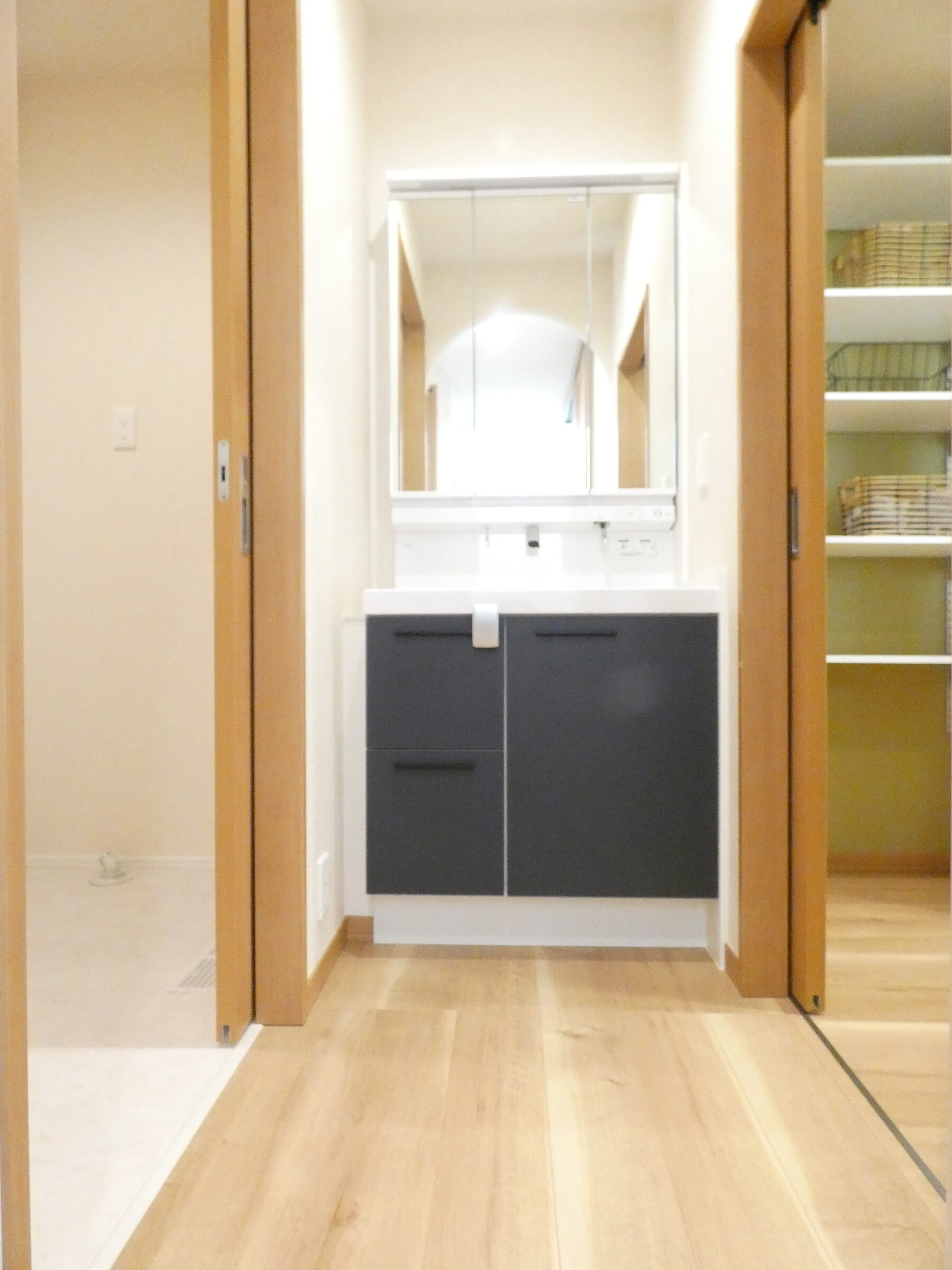 洗面コーナーと脱衣所を分けた設計です。（2026.2撮影）