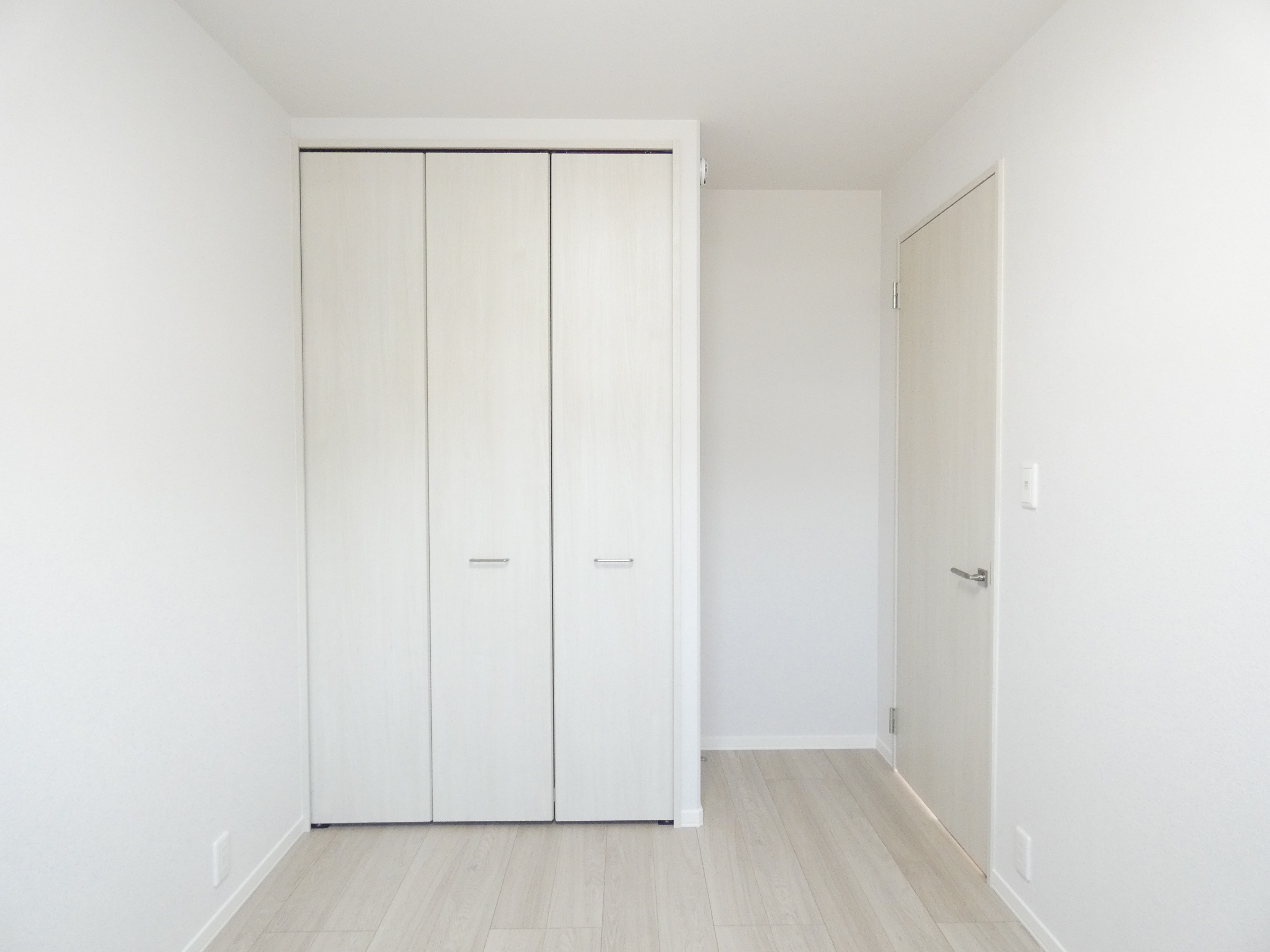 収納たっぷりの子ども室です。（2026.2撮影）