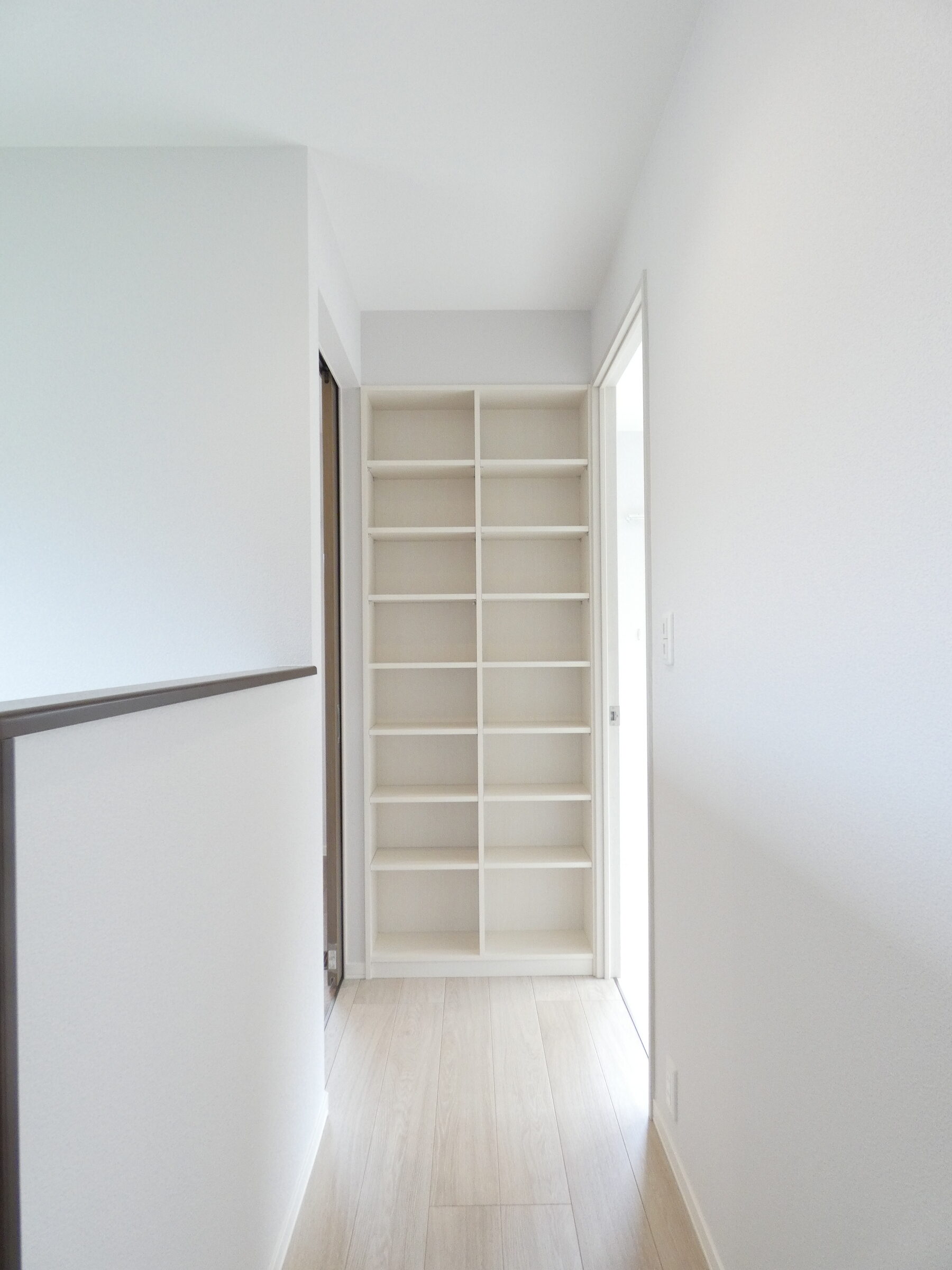 2階ホールには本棚つきです！（2026.4撮影）