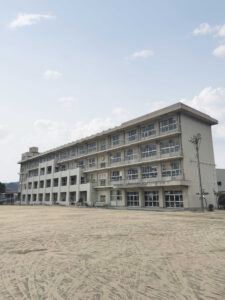 福山市立緑丘小学校　850m（徒歩11分）