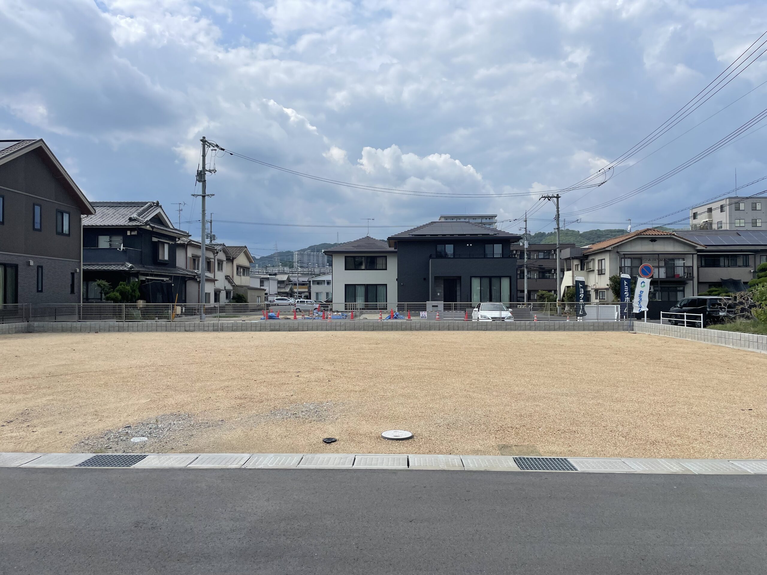 2号地全景写真です！南側道路なので採光性に優れた区画です！