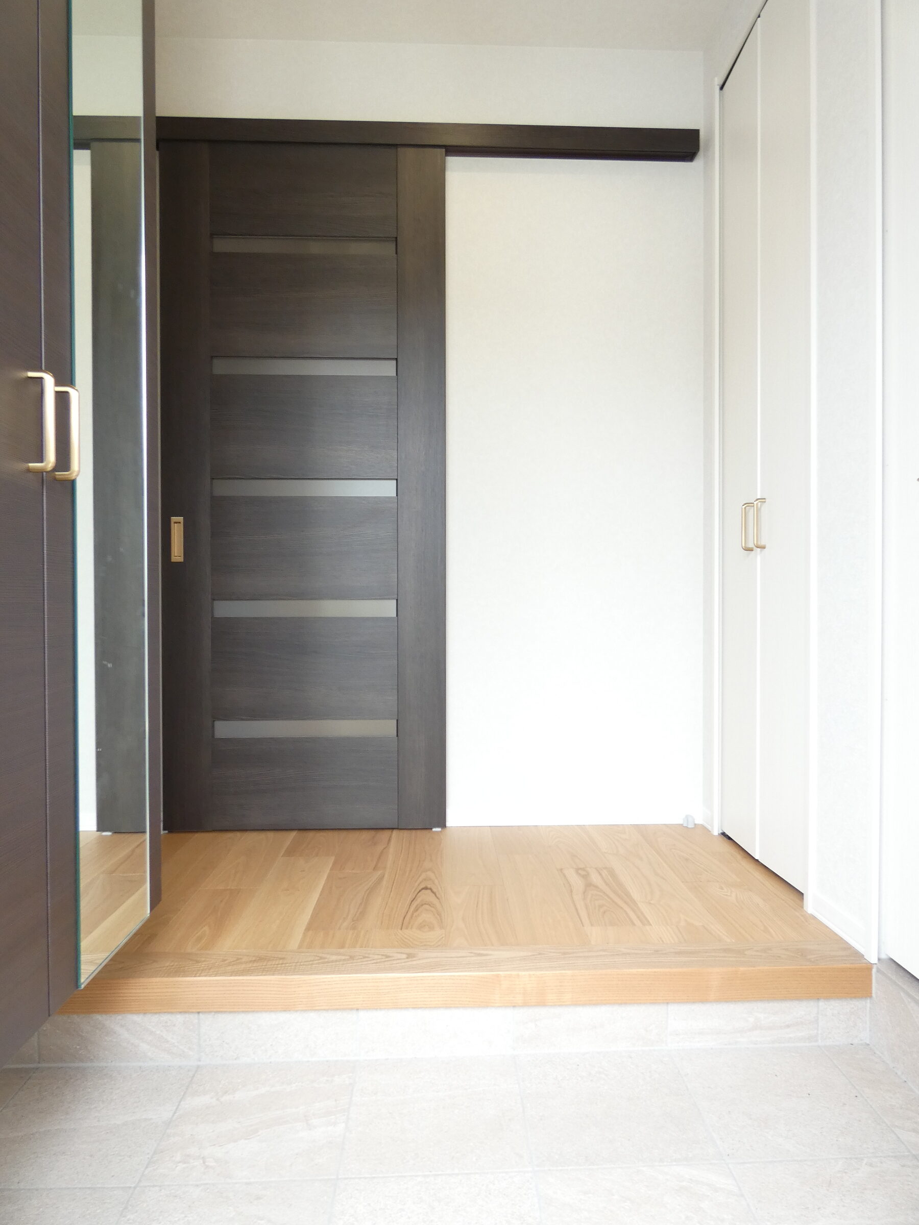 帰宅してすぐに収納し易い玄関です。（2026.4撮影）