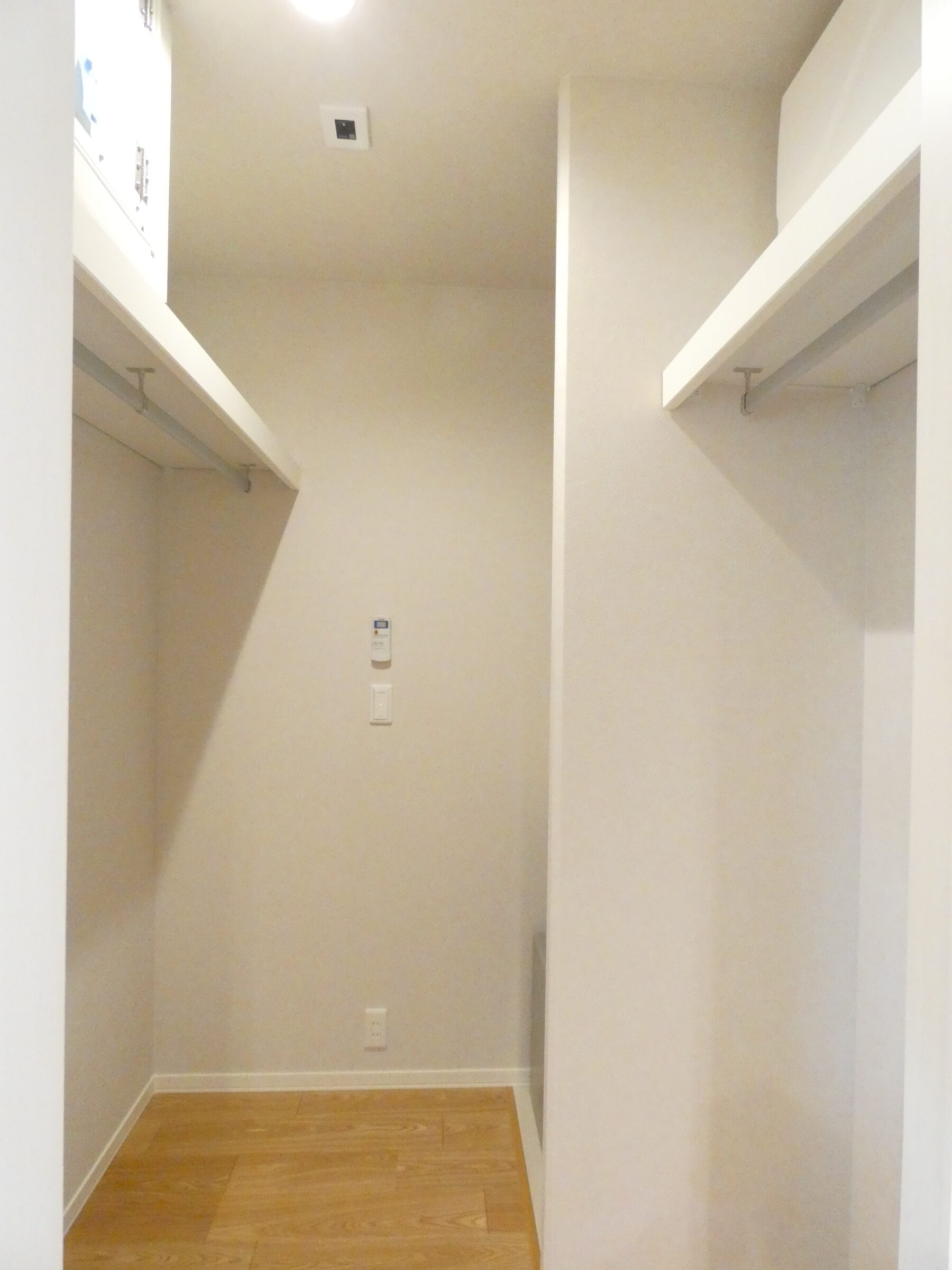 家族で使えるゆとりあるクローゼットです（2026.4撮影）