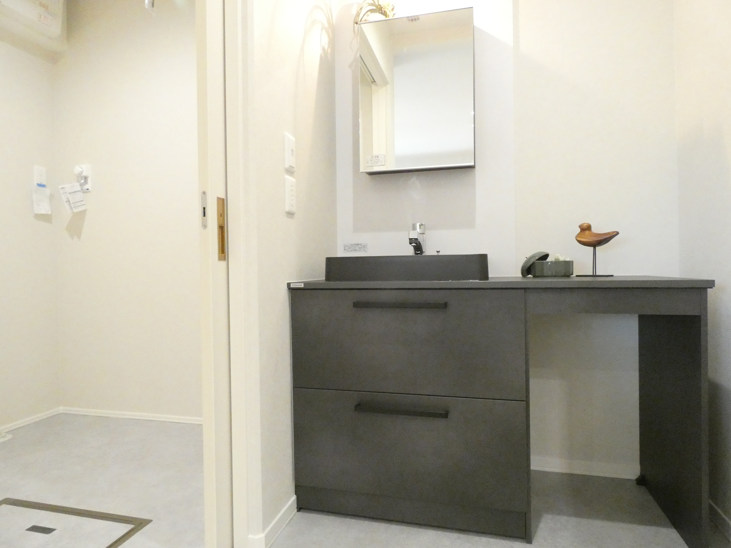 プライバシーに配慮した、独立型洗面です（2026.4撮影）