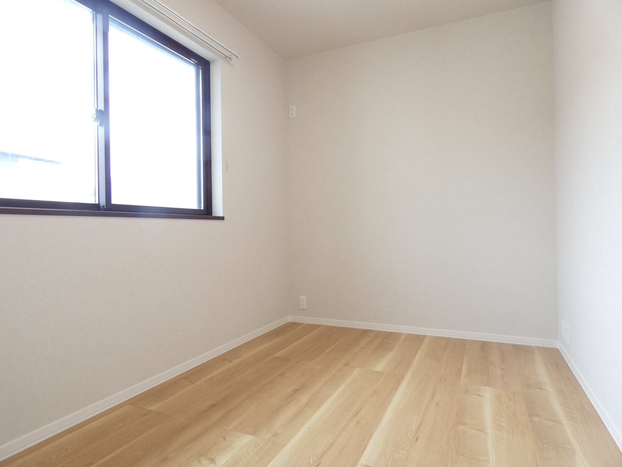 陽ざしに包まれ、のびのび育つ子ども部屋（2026.4撮影）