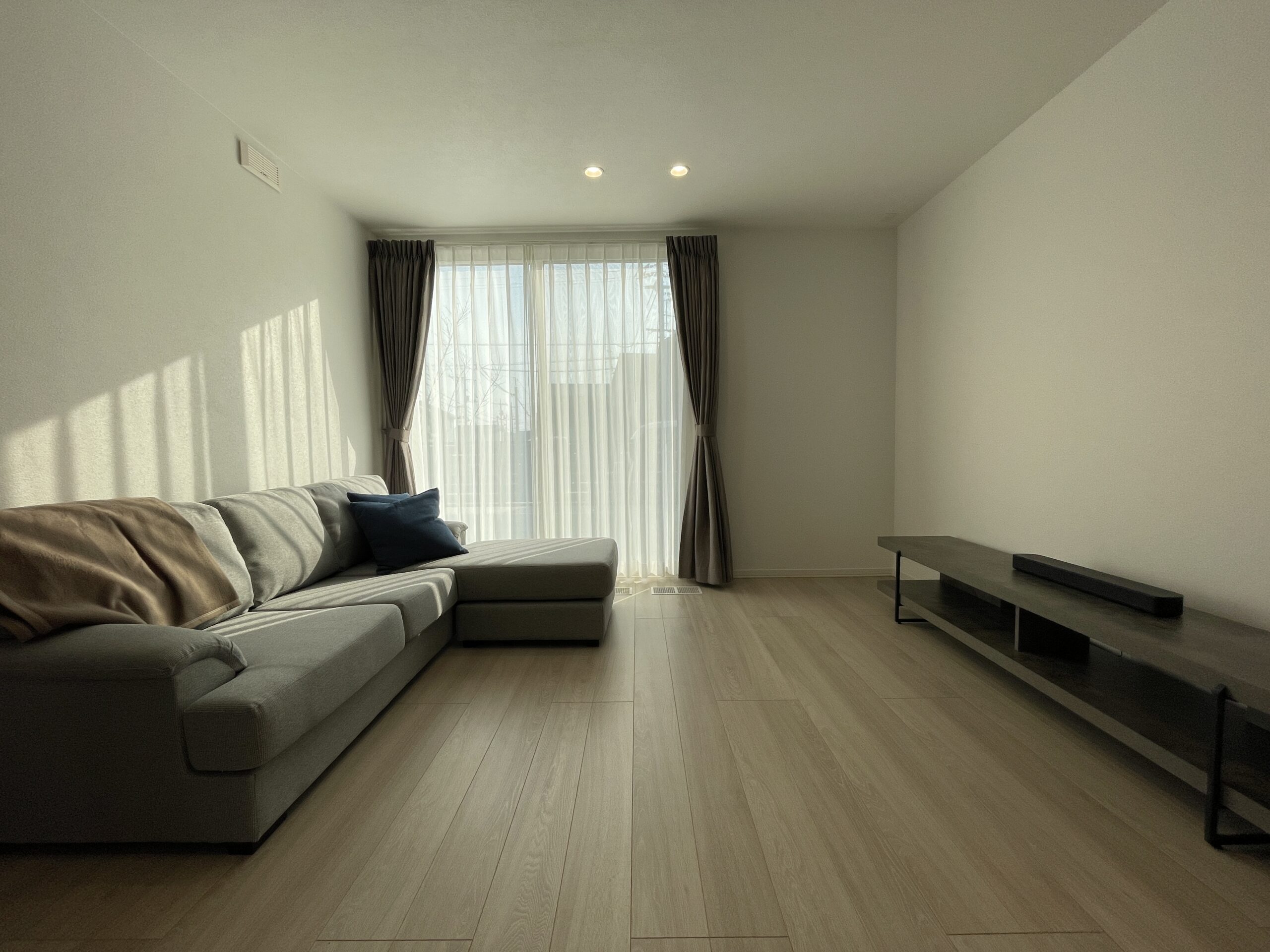 リビングには南側に開口があり、お庭にも出られます！