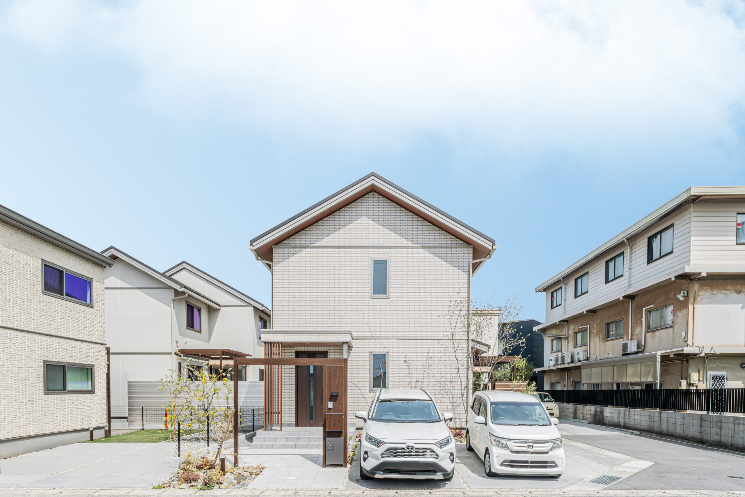 つい立ち止まって見てしまう、そんな素敵な外観です♪