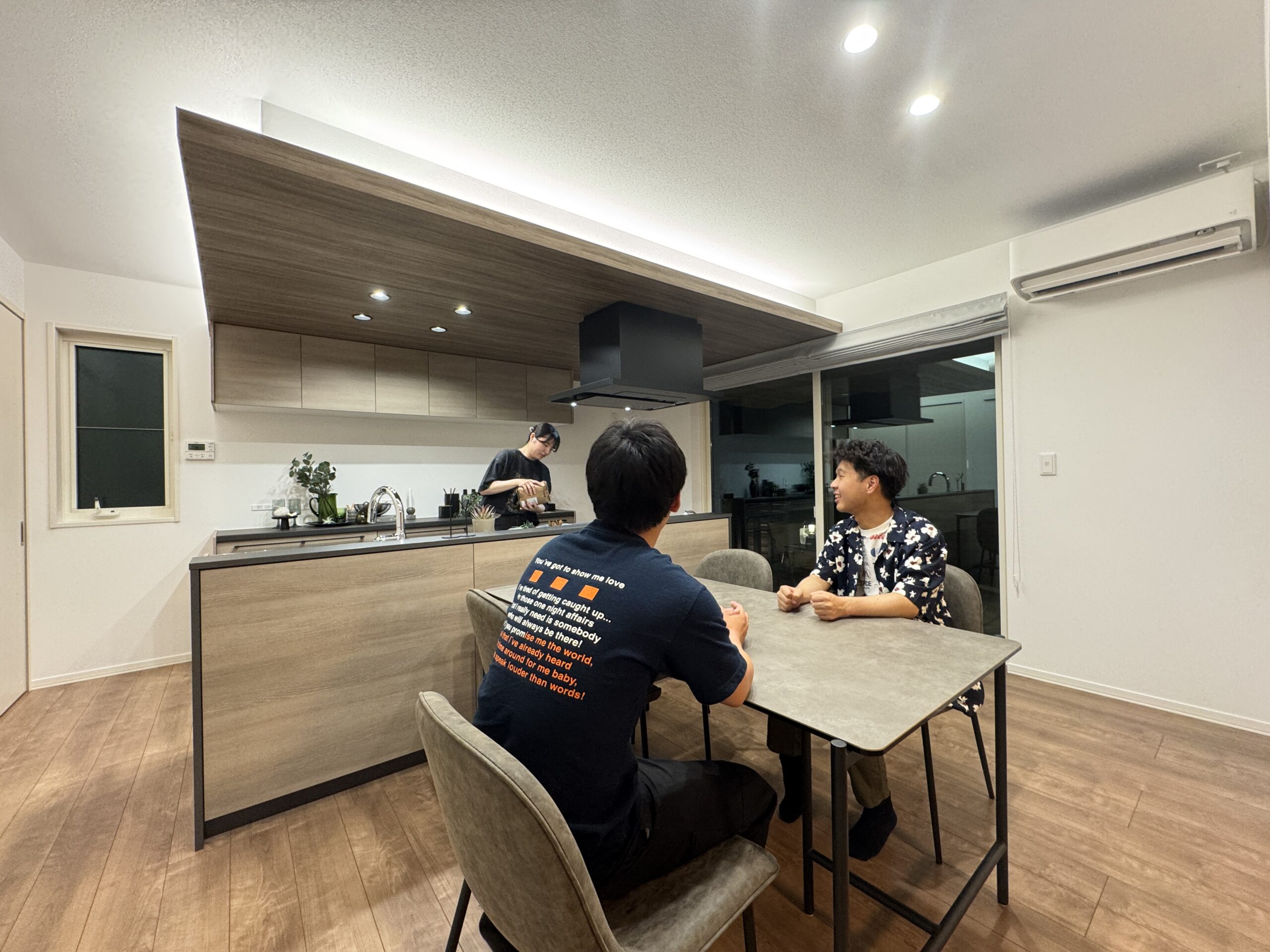 料理しながら会話も弾みます♪