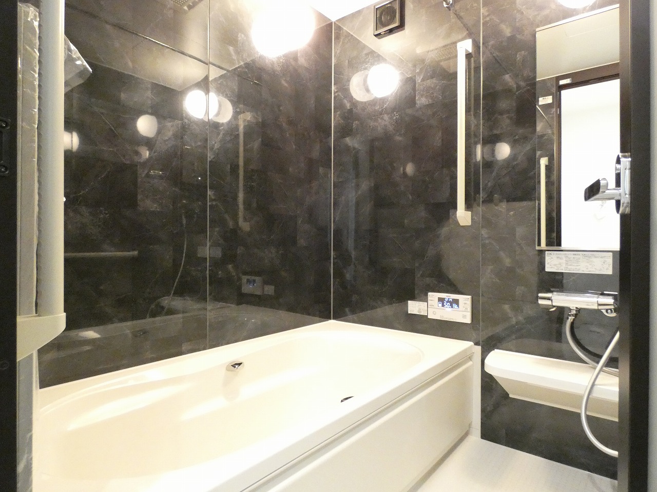 落ち着いた雰囲気のお風呂です。（2025.11撮影）