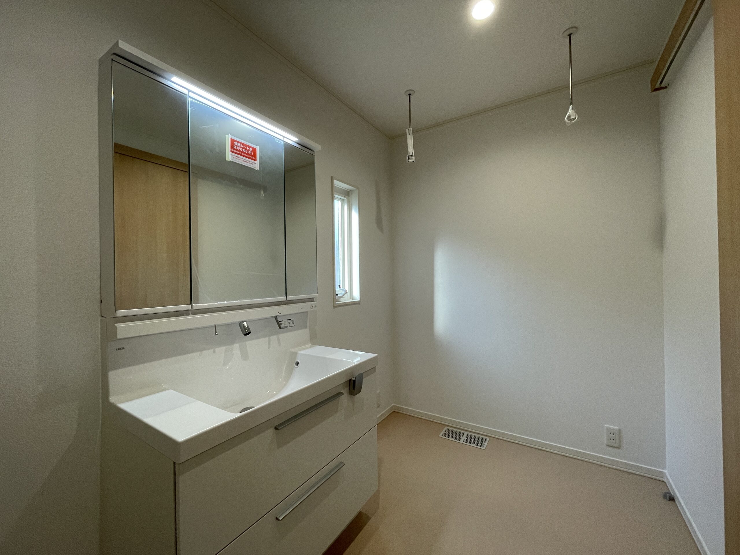 室内干し可能な洗面脱衣室で家事がスムーズに行えます♪