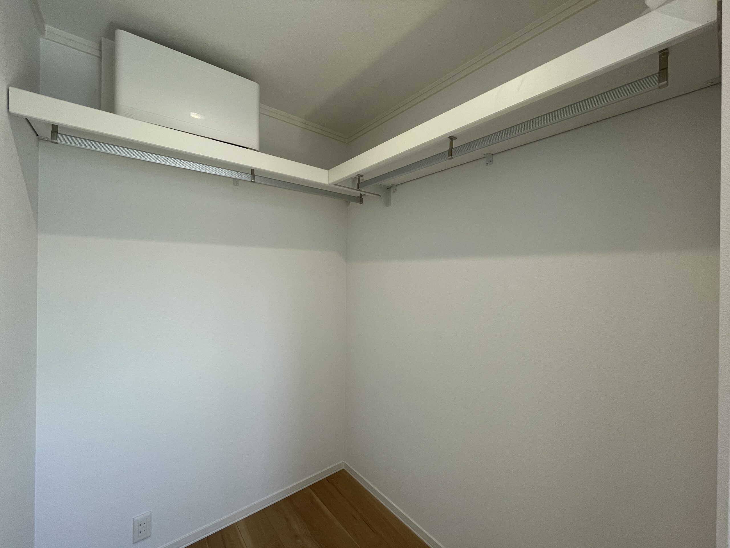 １階にファミリークローゼットを完備しお出かけの準備が楽に♪