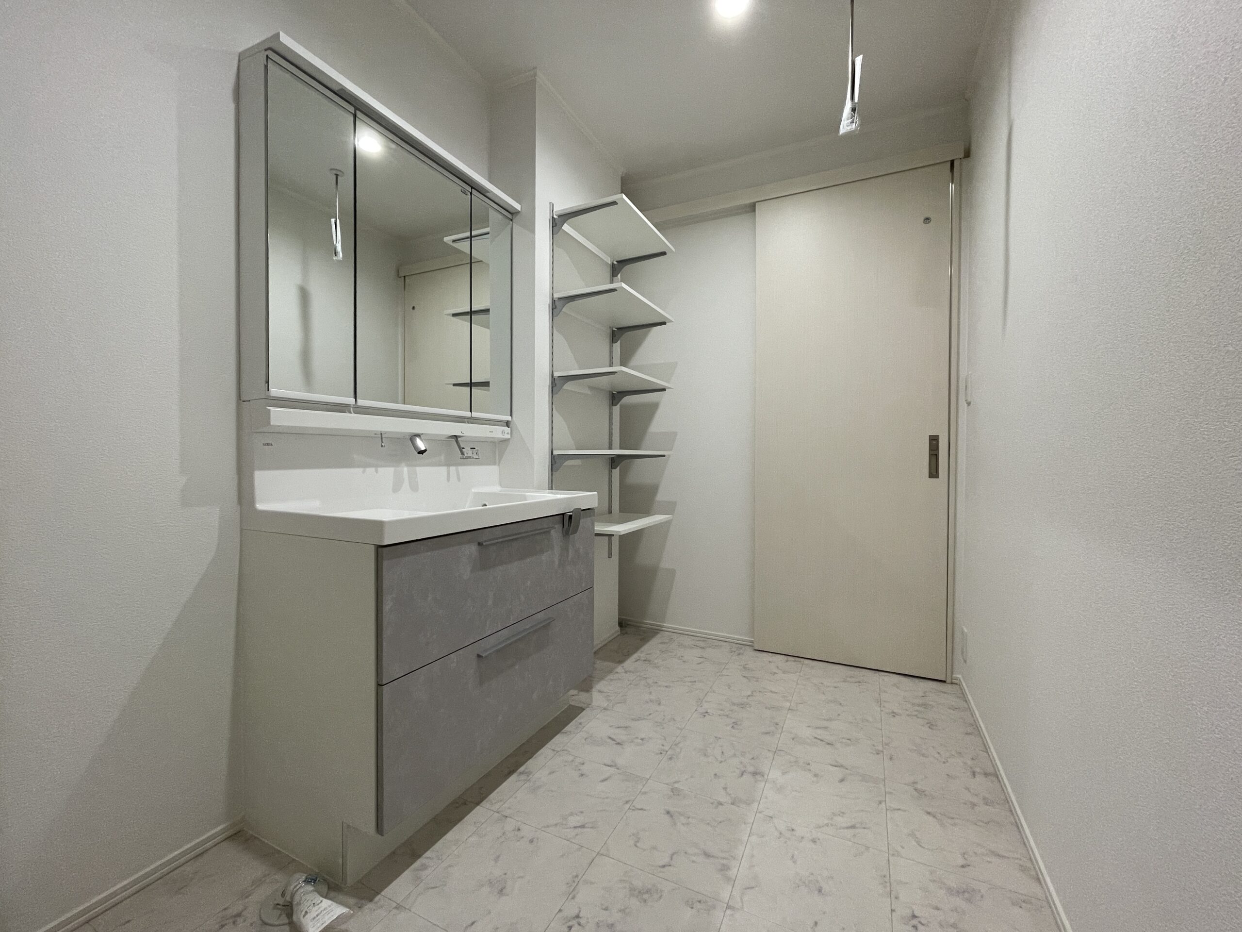 室内干しスペースのある広々洗面脱衣室♪