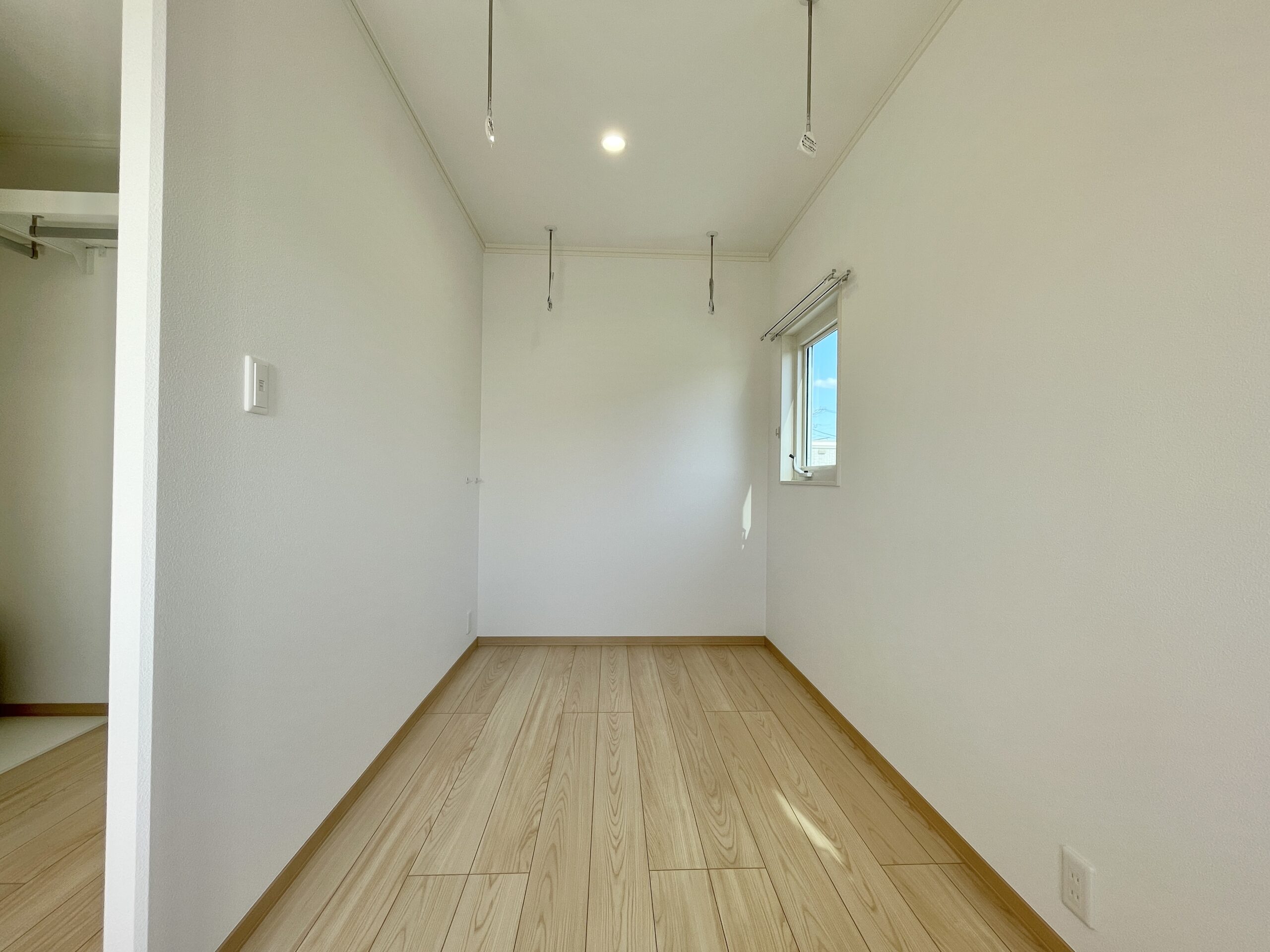 室内干し可能なスペースも完備♪