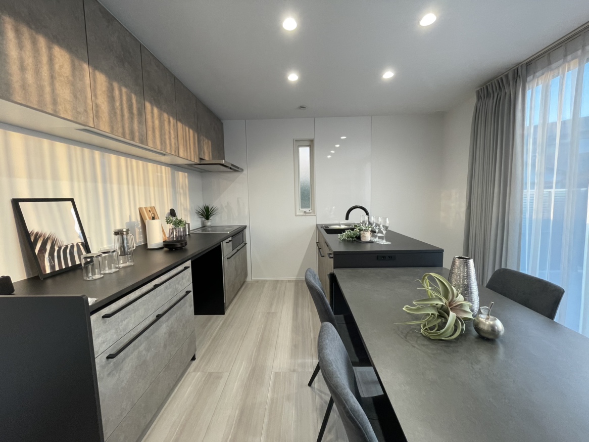 クリナップの2列タイプのキッチンを採用しています！