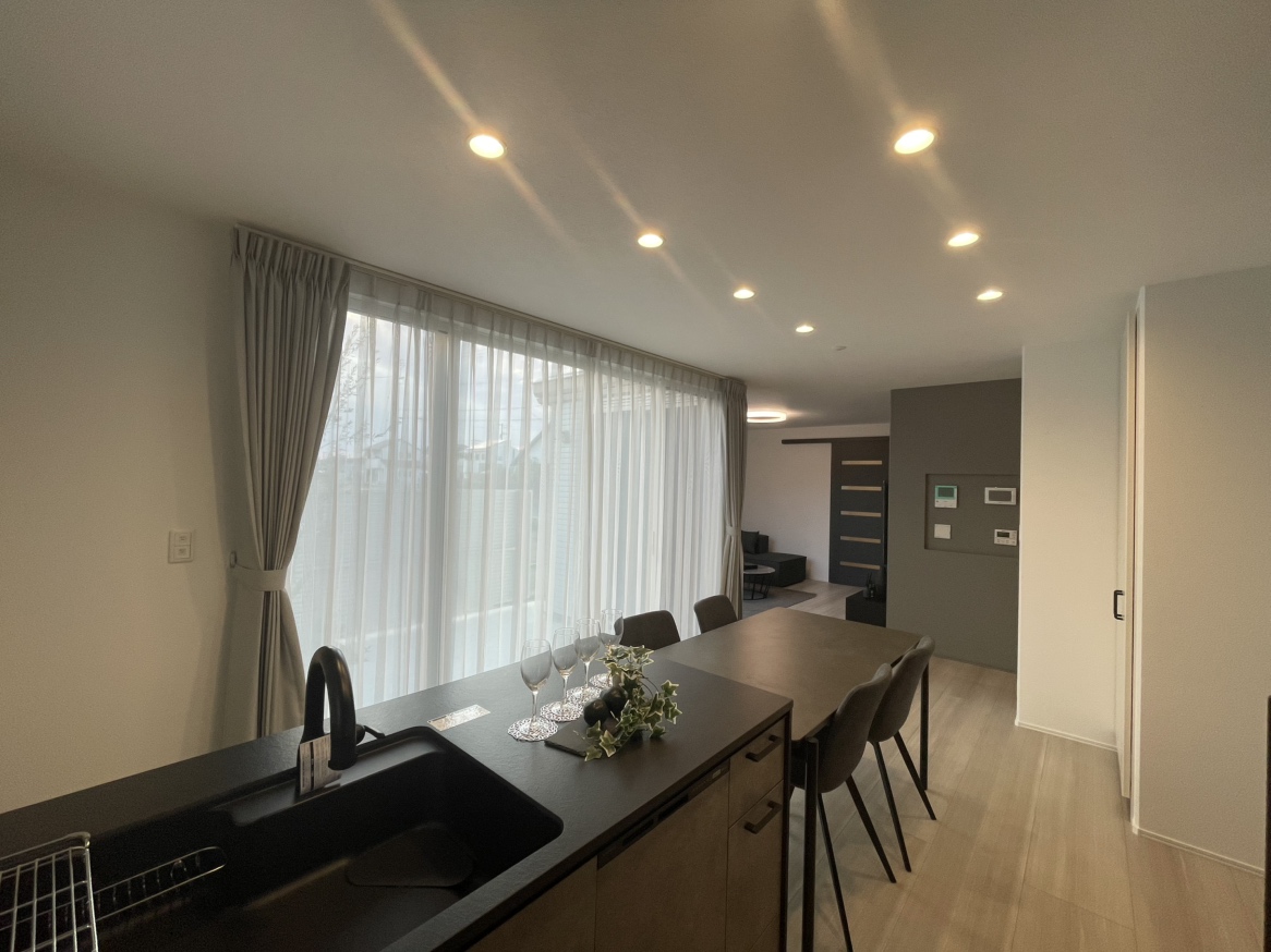 大開口の窓で開放感のあるLDKになっております！