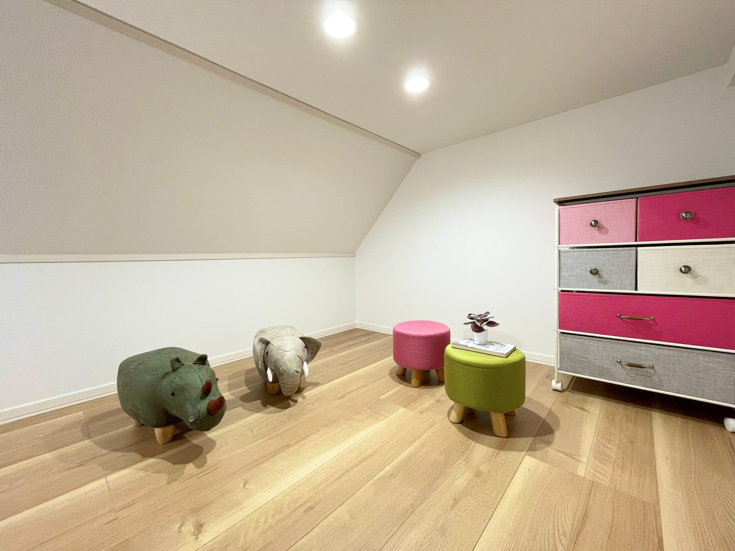 収納にも遊び場にもなる、秘密のロフトがあります