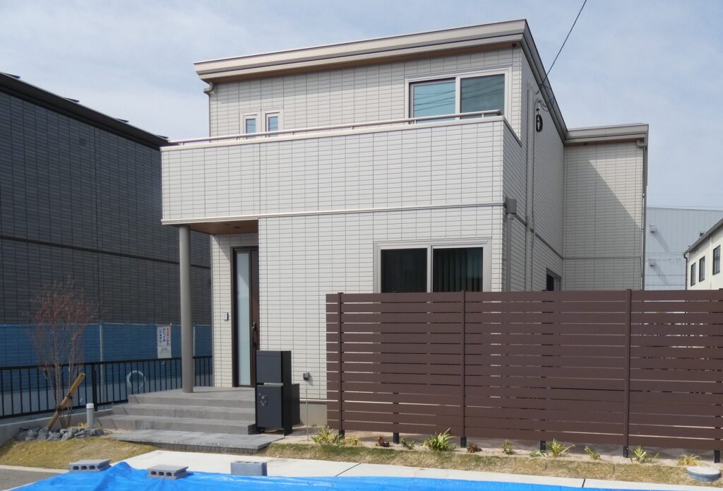 仁井令6号地外観