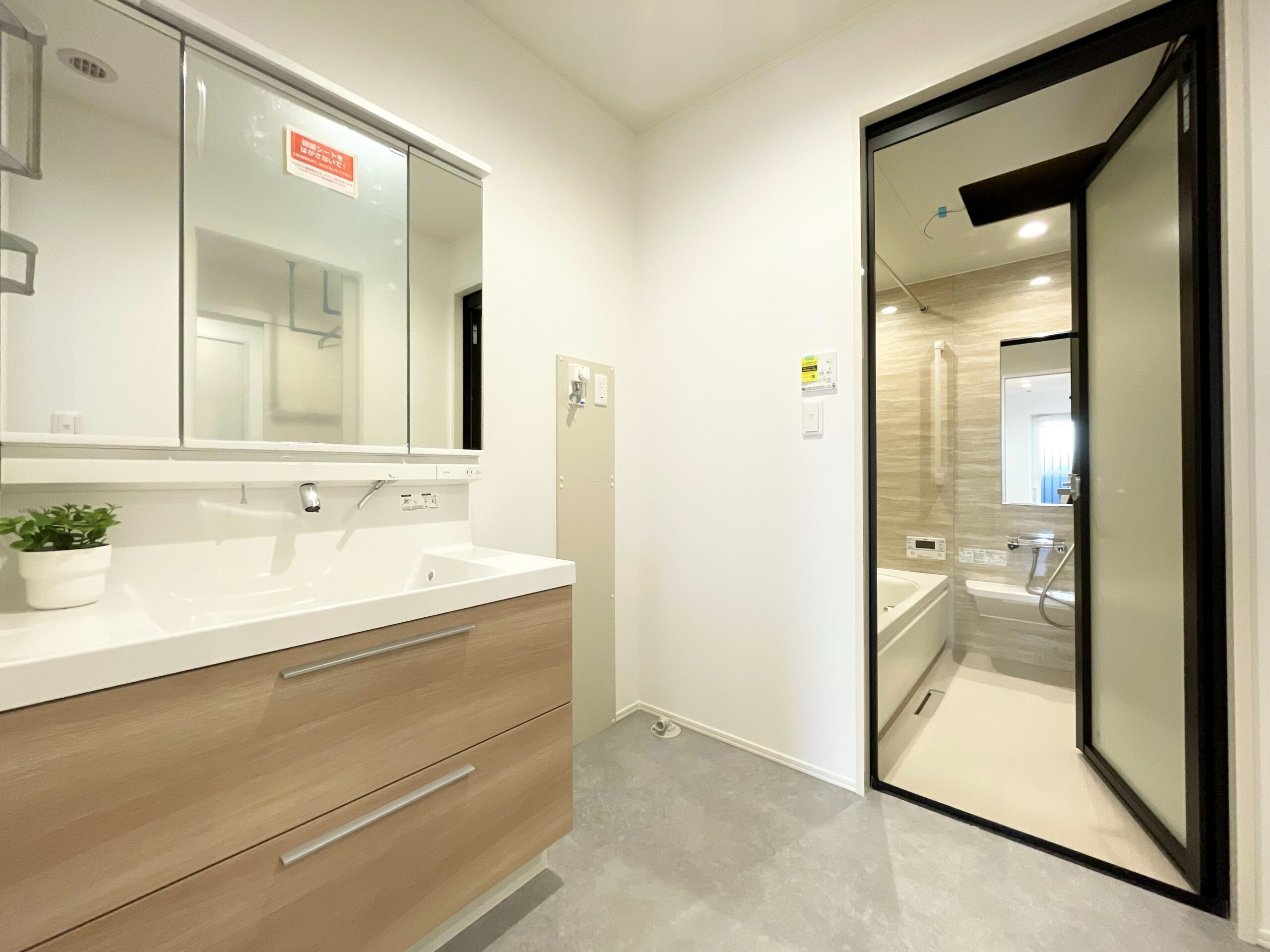 キッチンから水廻りが近く、家事の時短になります