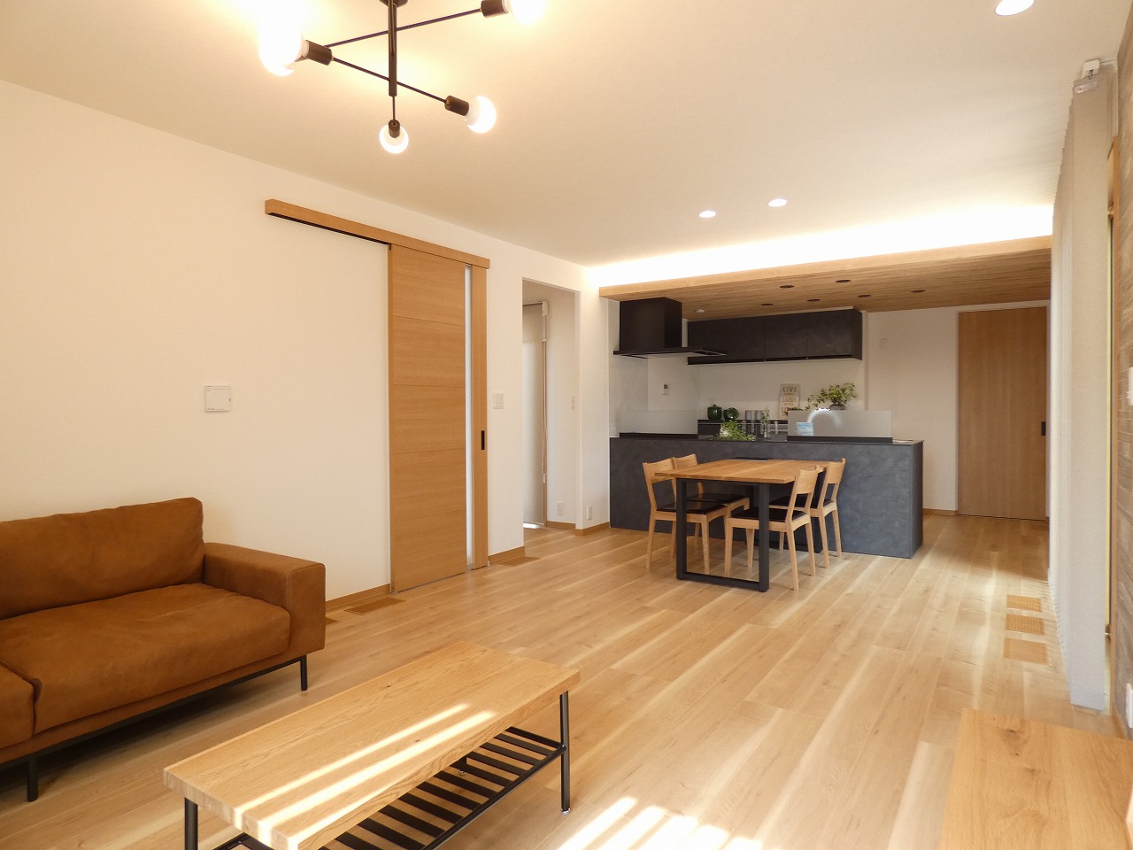 ソファからLDKが見渡せます。（2025.11撮影）