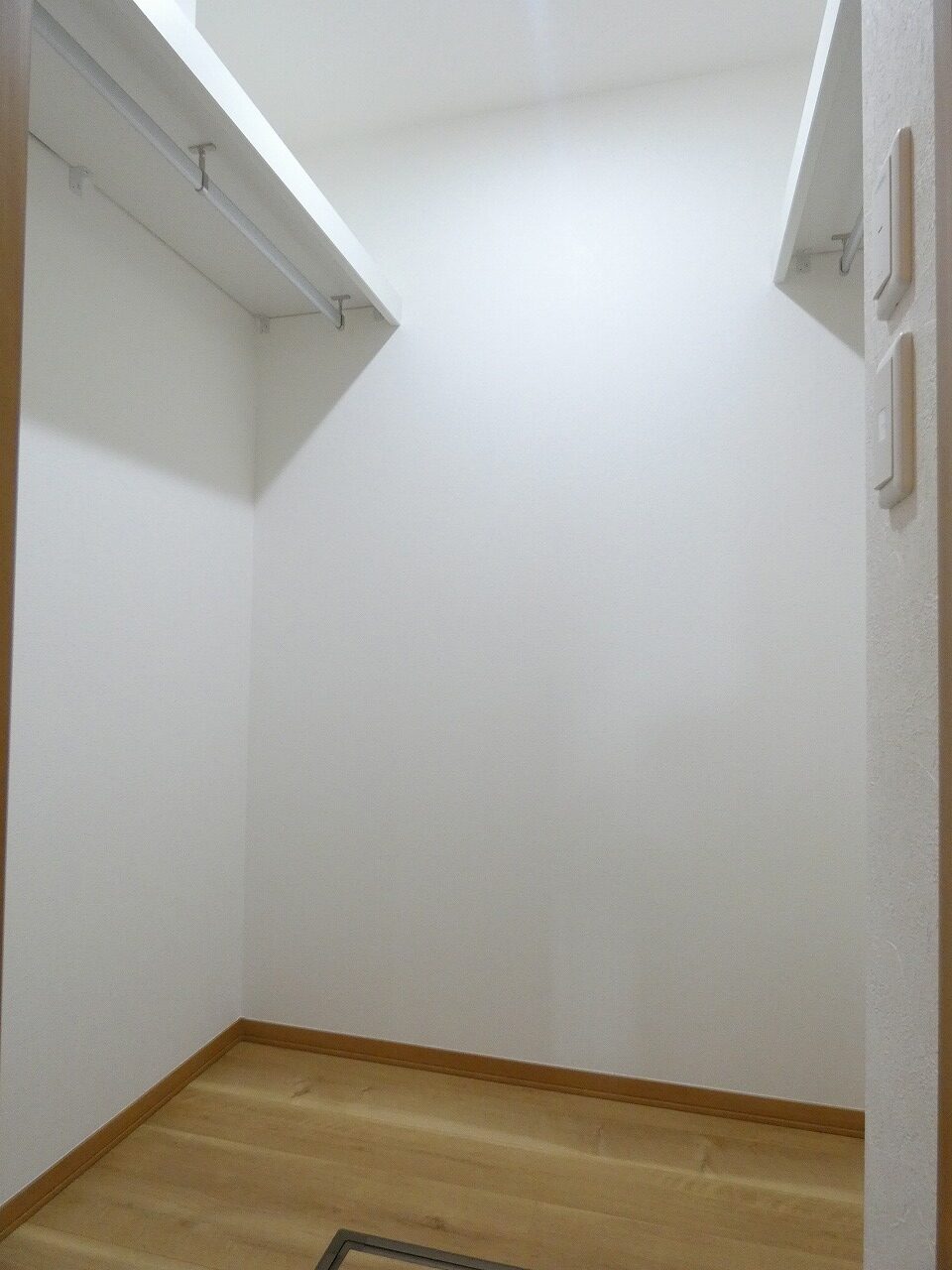 1階のウォークインクローゼット。（2025.11撮影）