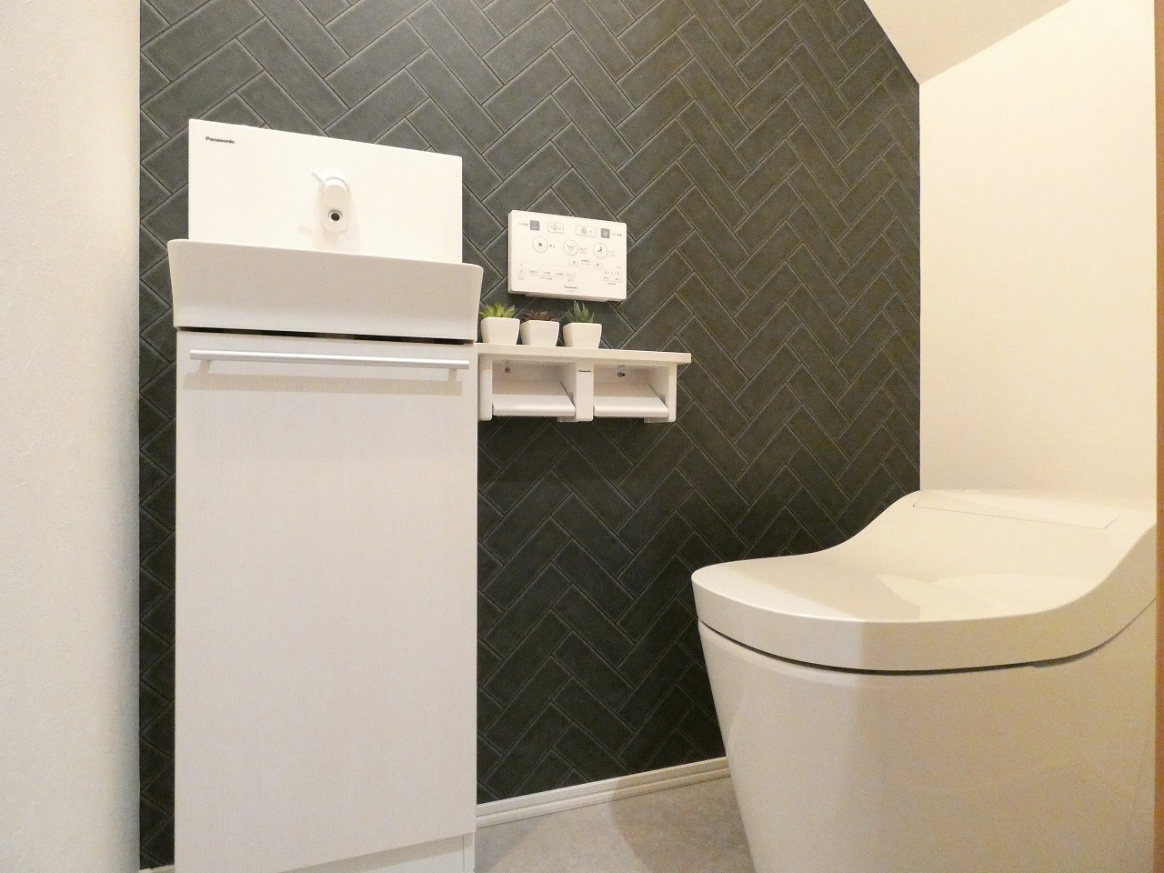 タンクレストイレです。（2025.11撮影）