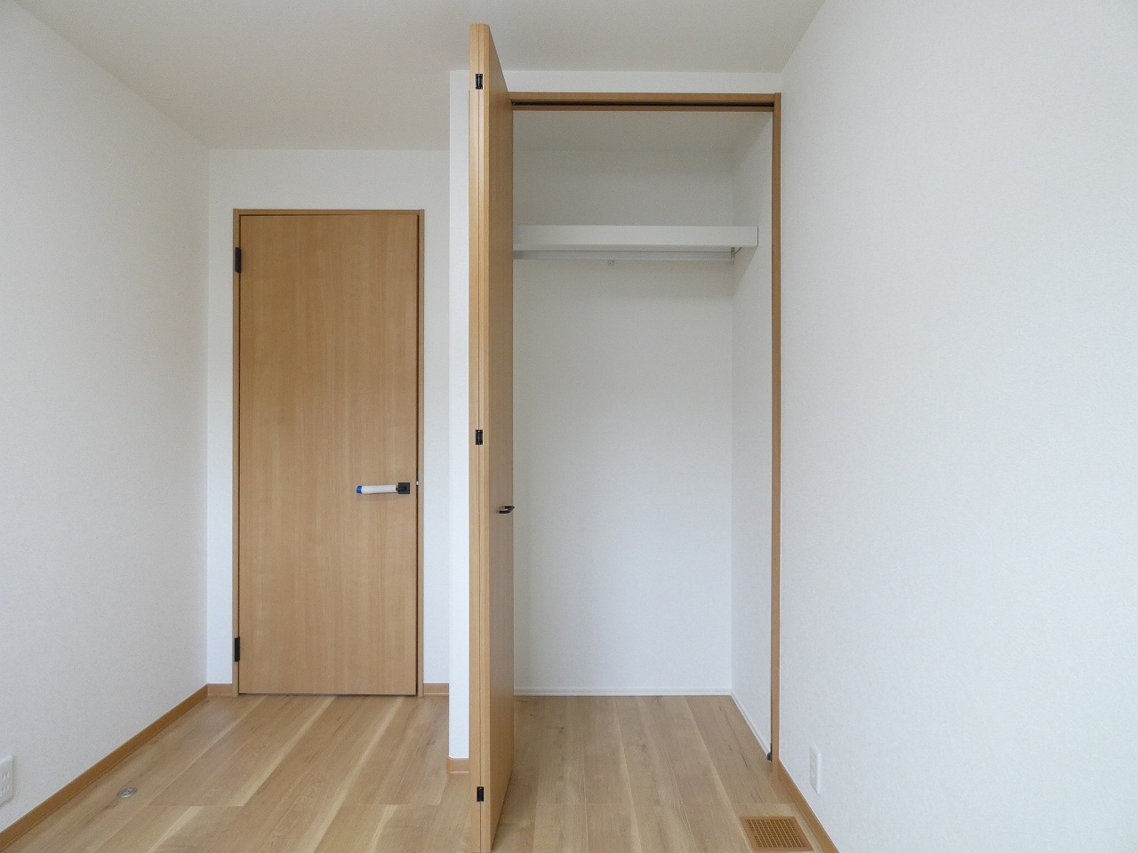 子ども室にも収納たっぷりです。（2025.11撮影）