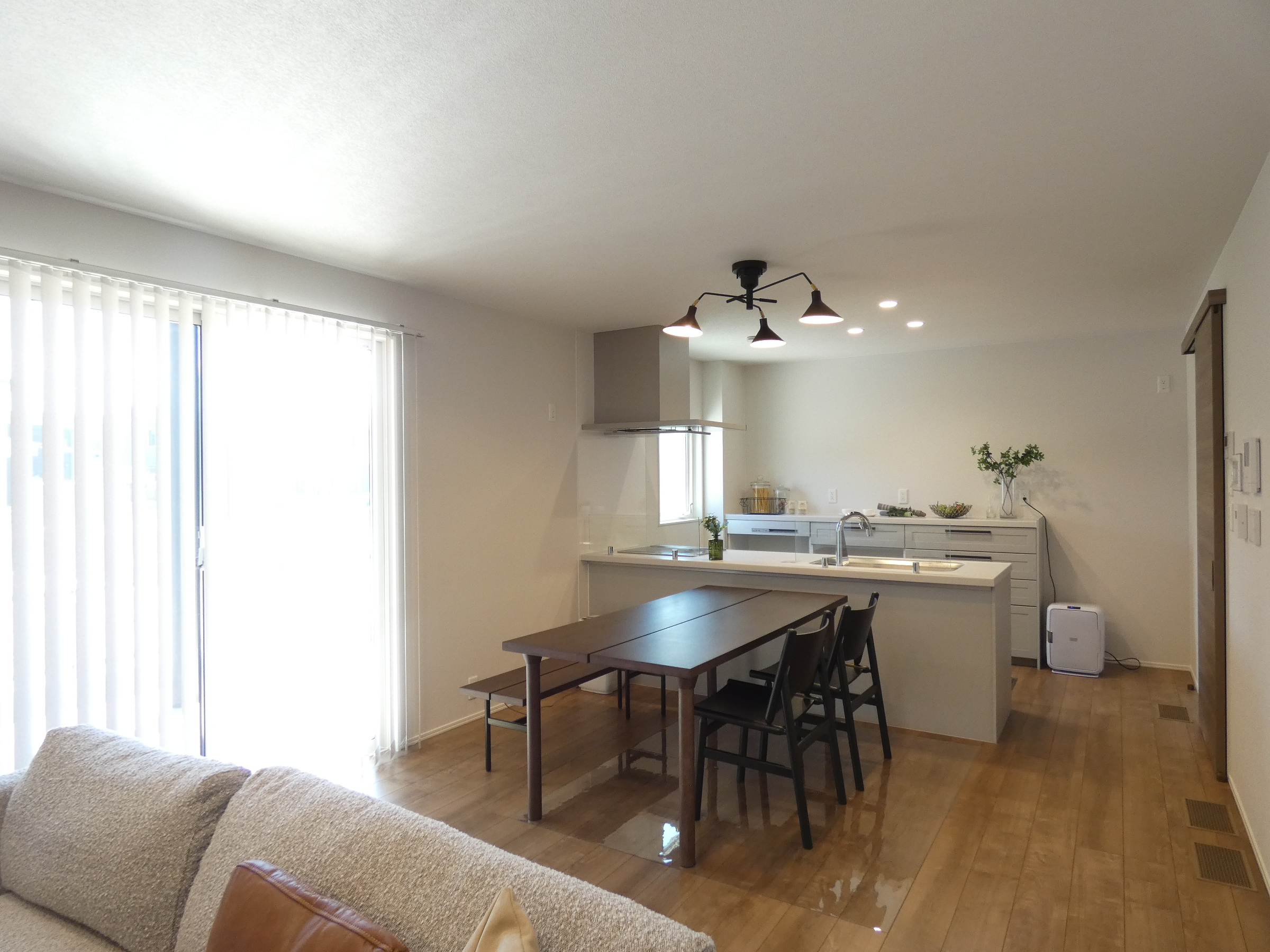 対面のダイニングキッチンです。（2026.4撮影）