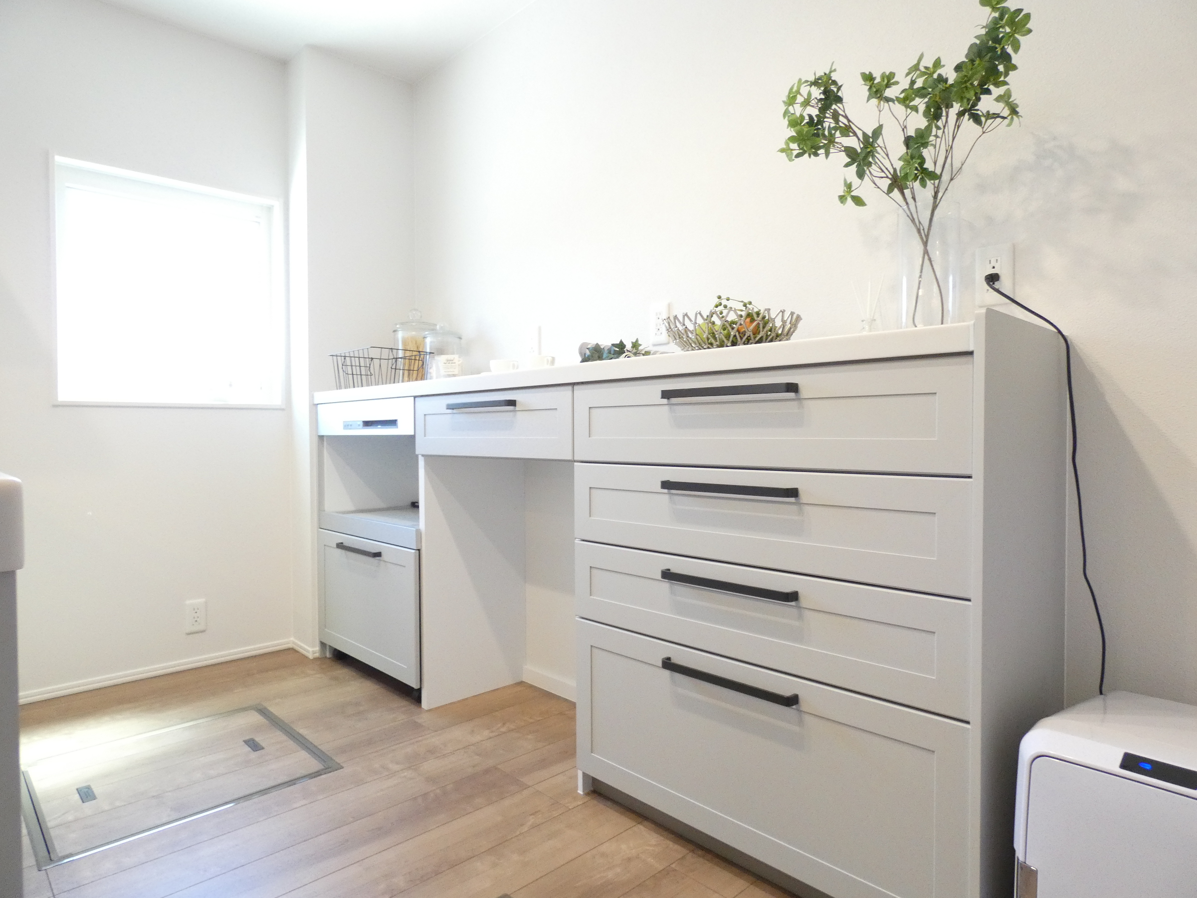 カウンターに家電を置けます。（2026.4撮影）