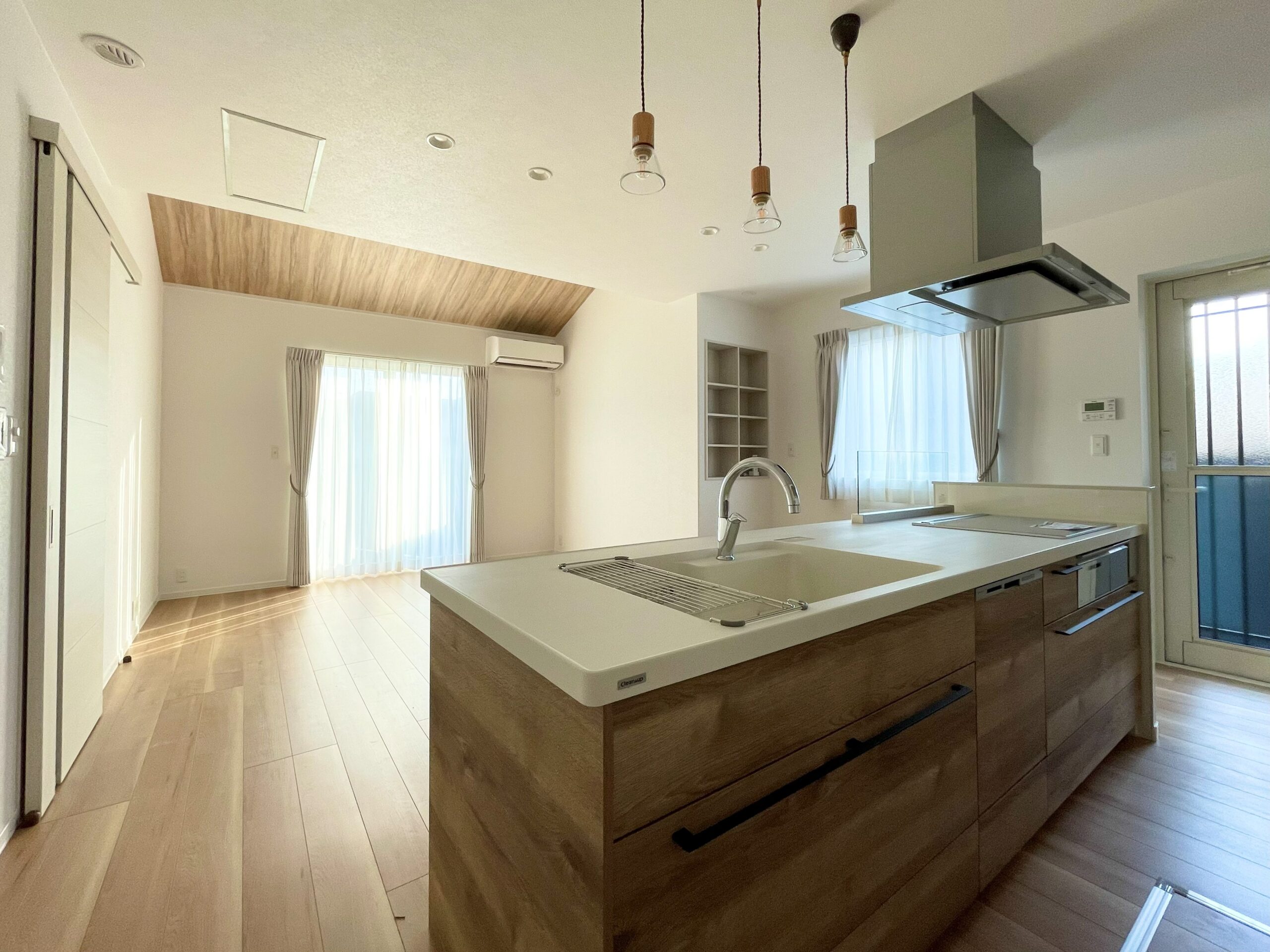 家じゅうを見渡せるキッチン配置 ※撮影日：2025年10月