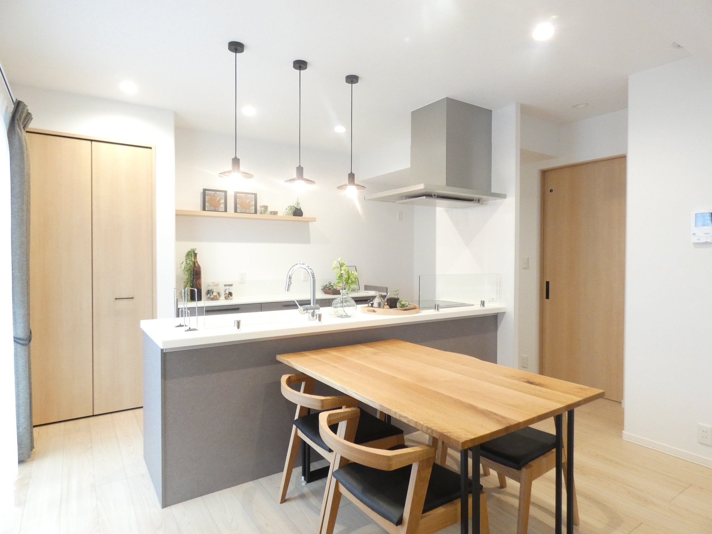 ペンダントライトが魅力的です。（2026.04撮影）