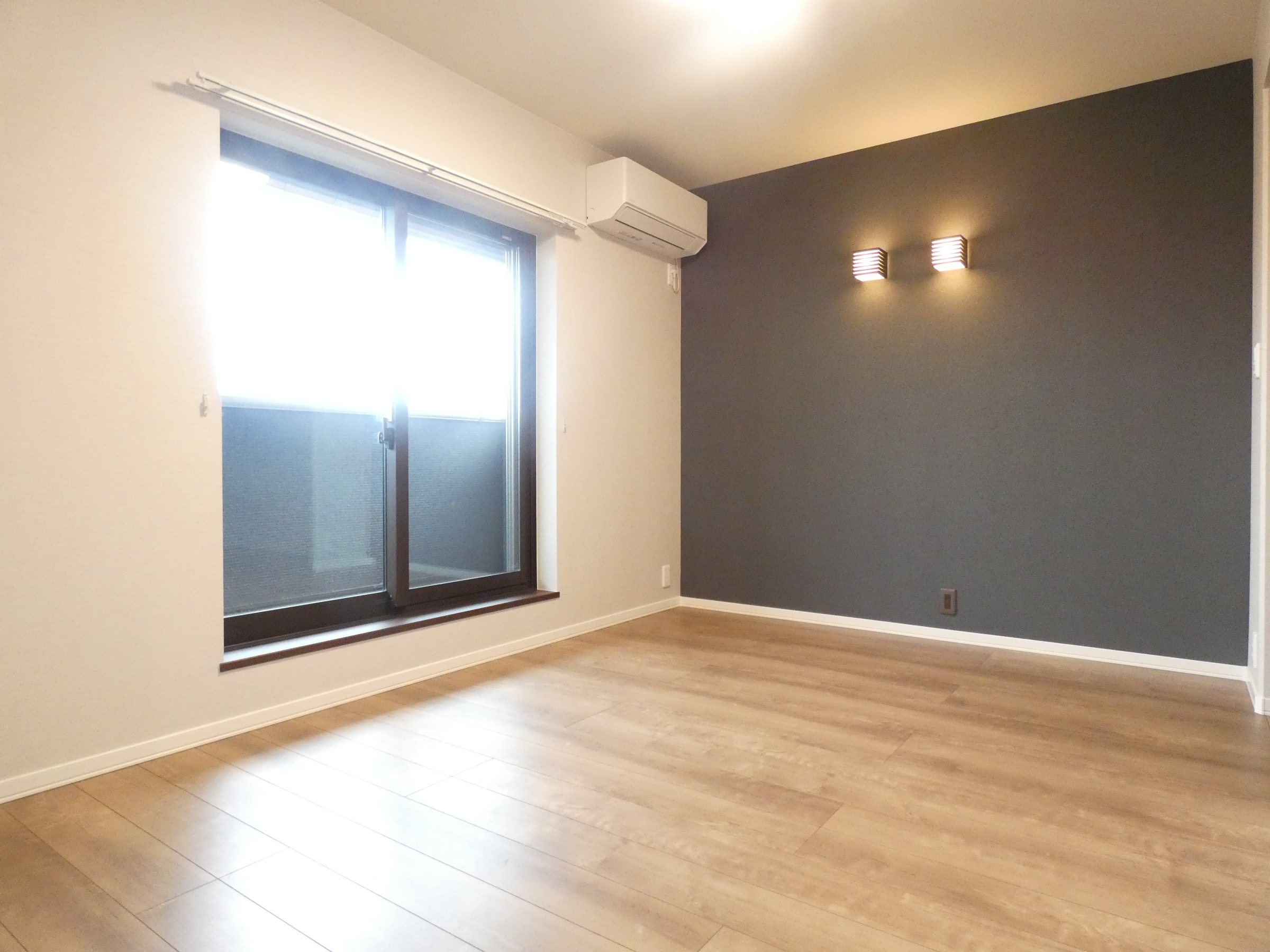 寝室にはアクセントクロスを施工しました（2026.04撮影）