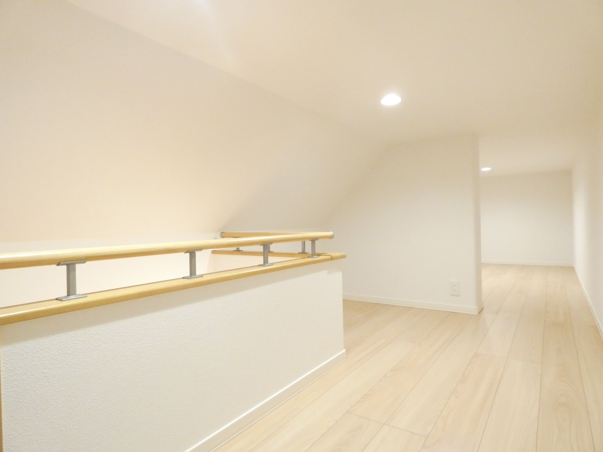 小屋裏収納は季節ものの収納に便利です。（2026.04撮影）