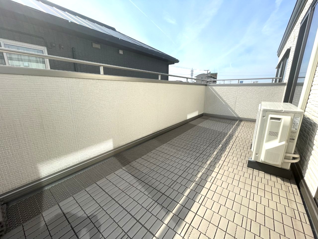 家族の暮らしにゆとりをプラスする広々バルコニー