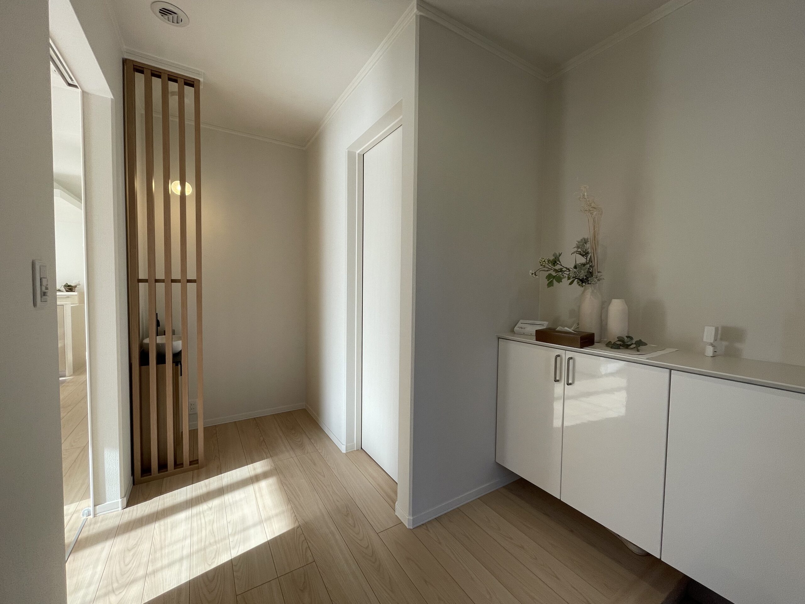 玄関からすぐに洗面があるのでお部屋に汚れを持ち込みません！