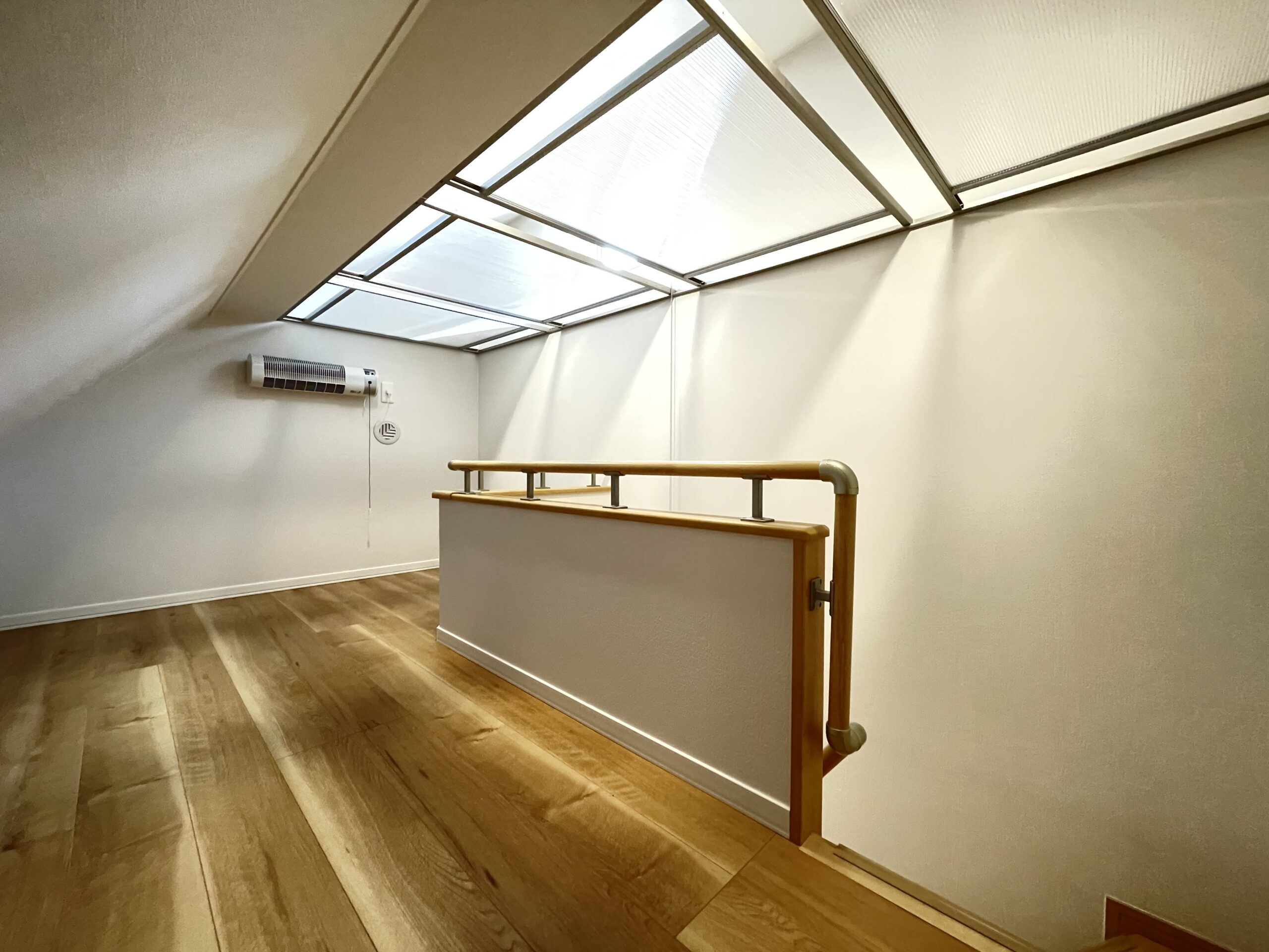 小屋裏空間を活用したロフトを採用。